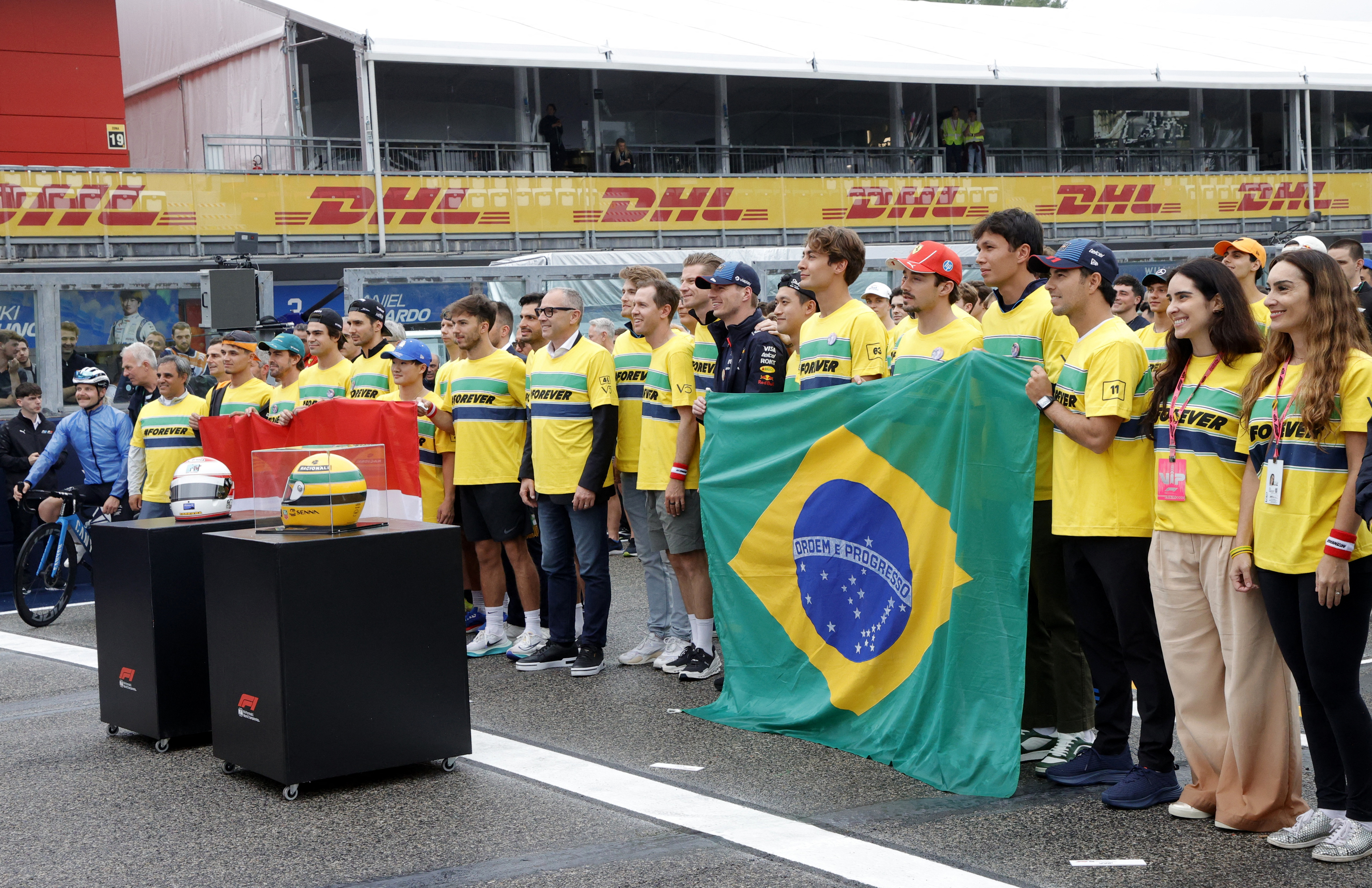 Homenaje a Ayrton Senna y Roland Ratzenberg en Imola (REUTERS/Ciro De Luca)
