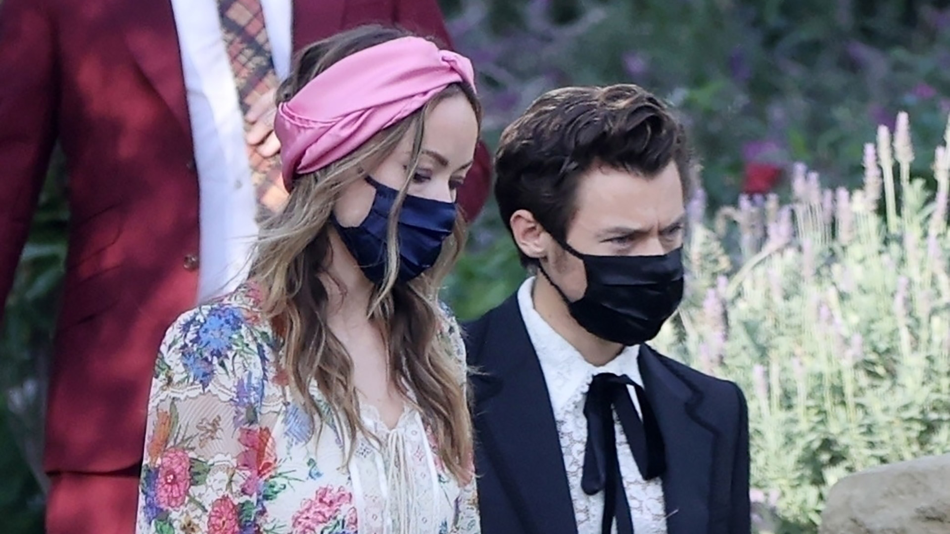 Photo © 2021 Backgrid/The Grosby GroupMontecito, CA   *PREMIUM-EXCLUSIVE*  Hot new couple alert! Harry Styles is seen holding on to new love, and co-star Olivia Wilde  as they attend the wedding of his agent, Jeffrey Azoff and Glenne Christiaansen. The lady-killing pop-star and the recently separated mother of two, locked hands as they left their hotel room dressed to the nines to meet up with the wedding party in Montecito, CA.