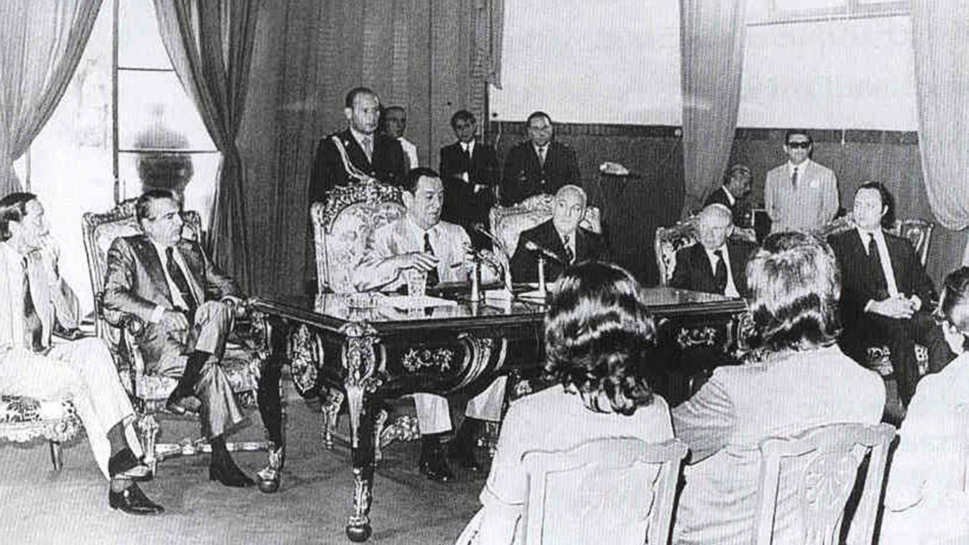 Perón reunido con los diputados de la Tendencia Revolucionaria