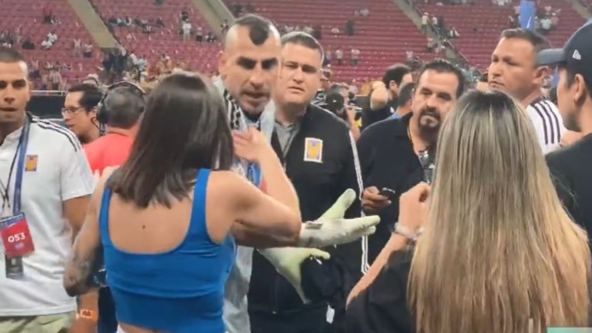 Nahuel Guzmán fue captado gritándole a reporteras tras obtener título con Tigres