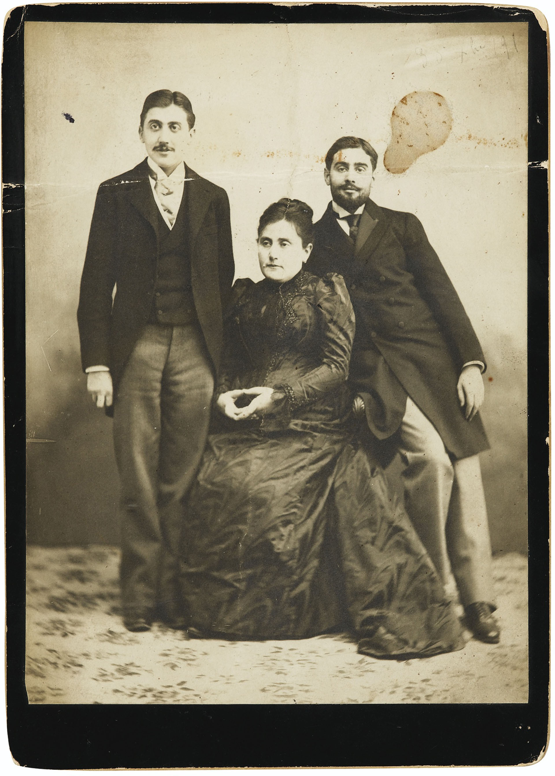 Jeanne Weil y sus dos hijos Marcel y Robert. Colección privada. (Fine Art Images/Heritage Images/Getty Images)