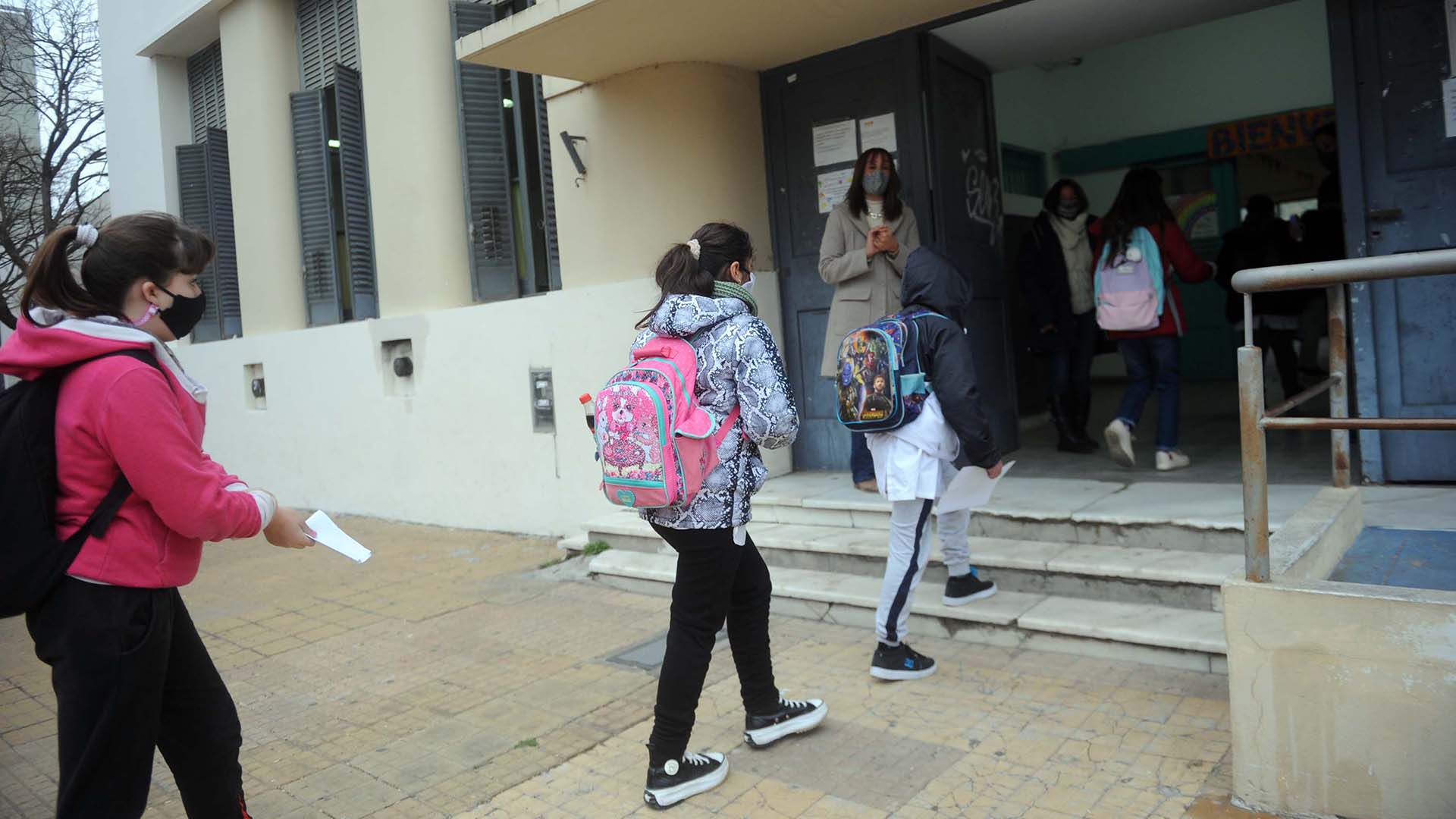 En los colegios bonaerenses continúan con los mismos protocolos. Foto: Eva Cabrera
