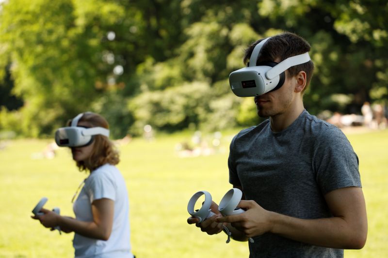 Acaso la realidad virtual sea el campo que más se integró a la vida cotidiana en los últimos años. (REUTERS/Tim Barsoe)