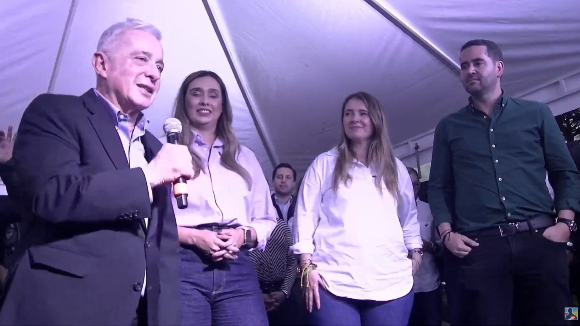 Así le fue a Paloma Valencia en su primera salida junto al expresidente Álvaro  Uribe: “Soy una mujer de manos limpias” - Infobae