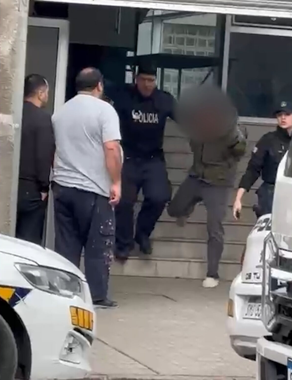 Intento de femicidio en una facultad de Uruguay: imputaron al joven que apu&ntilde;al&oacute; a su compa&ntilde;era de clase