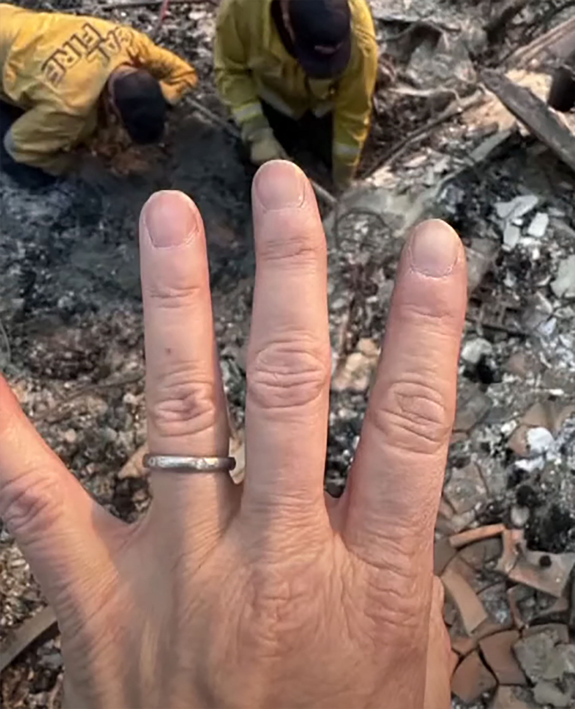 Velvet | Don't Say Goodbye | Season 3 | Episode 10 | PBS, image size:1920x2369