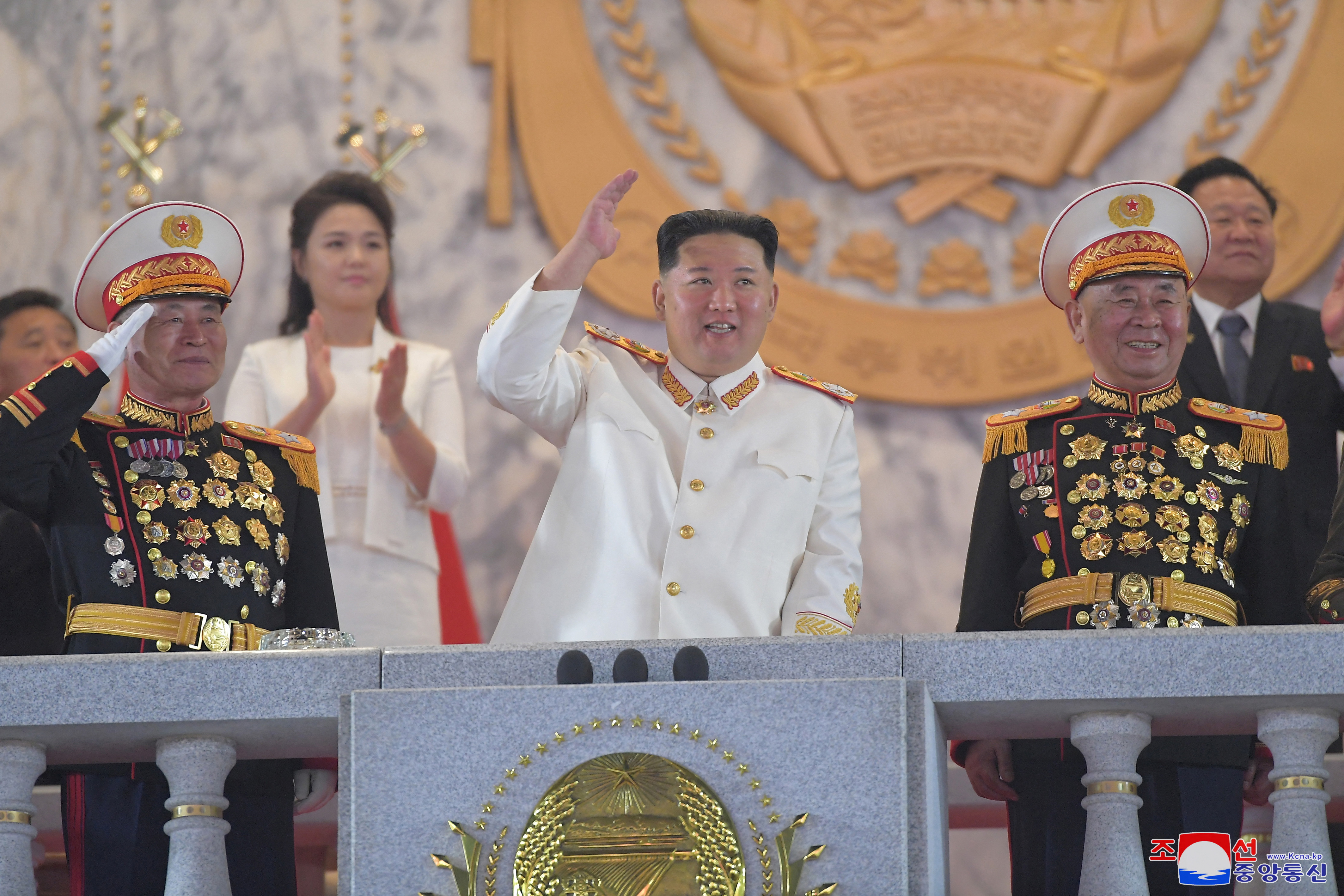 Kim Jong-un aseguró durante un desfile militar que ampliará su poder nuclear “a la mayor velocidad”