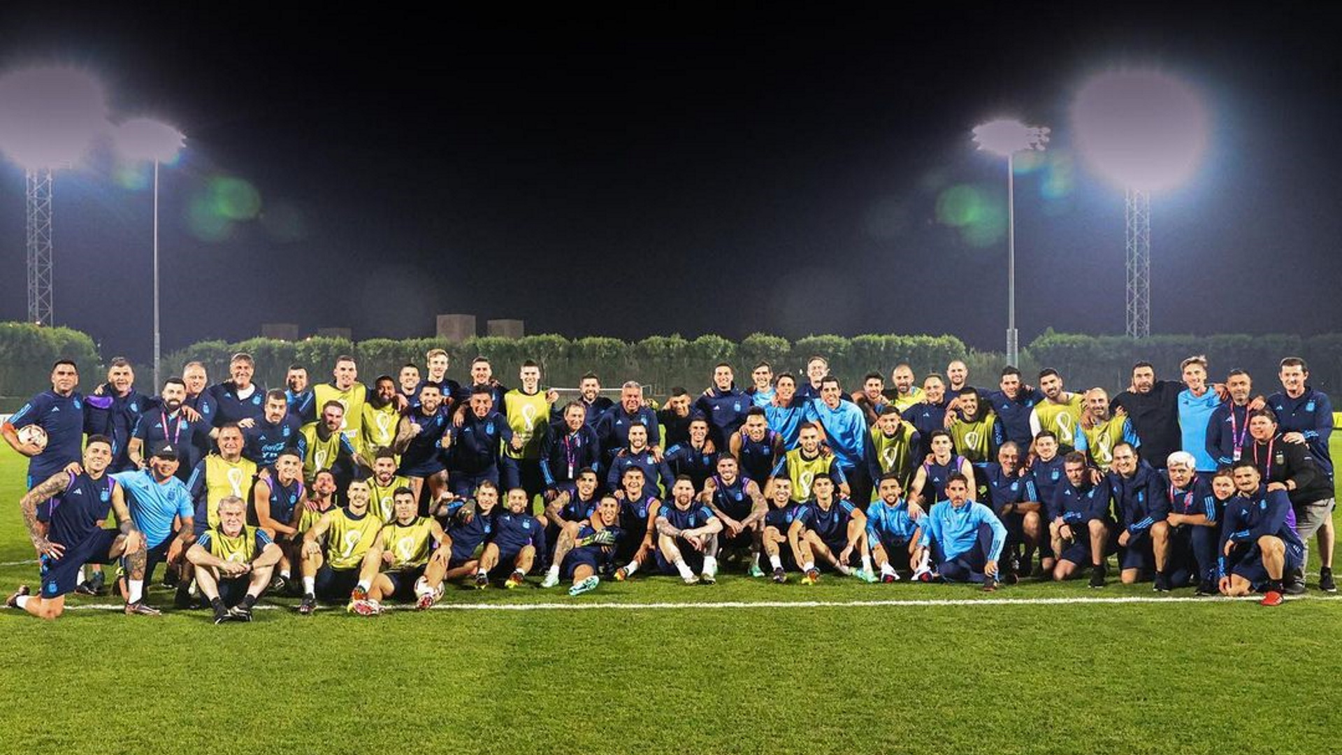 La delegación completa de la selección argentina en Doha