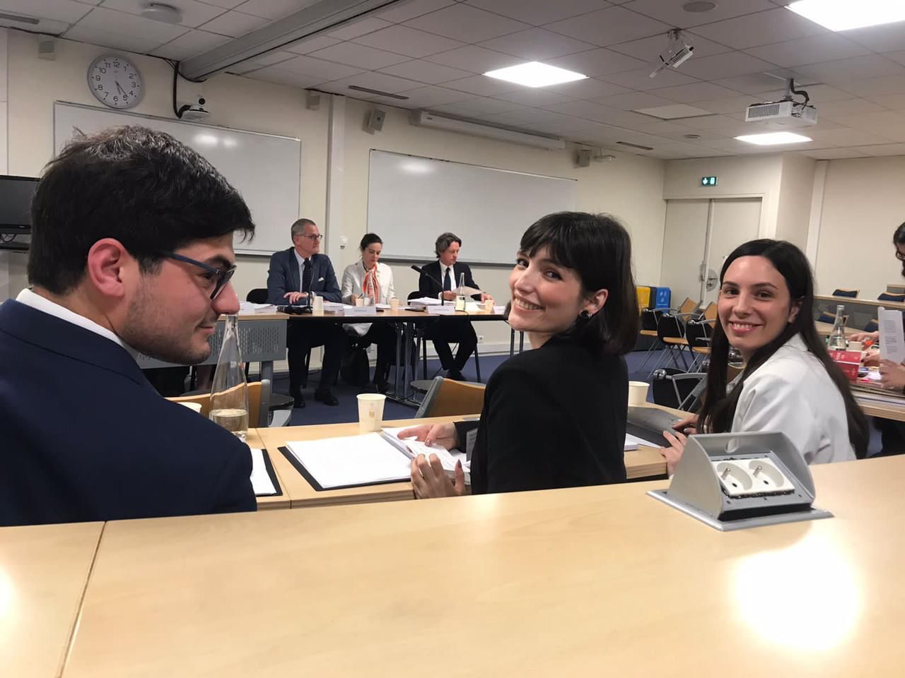 El equipo de alumnos argentinos se consagró campeón en la competencia de arbitraje internacional luego de enfrentarse a una universidad francesa en la gran final