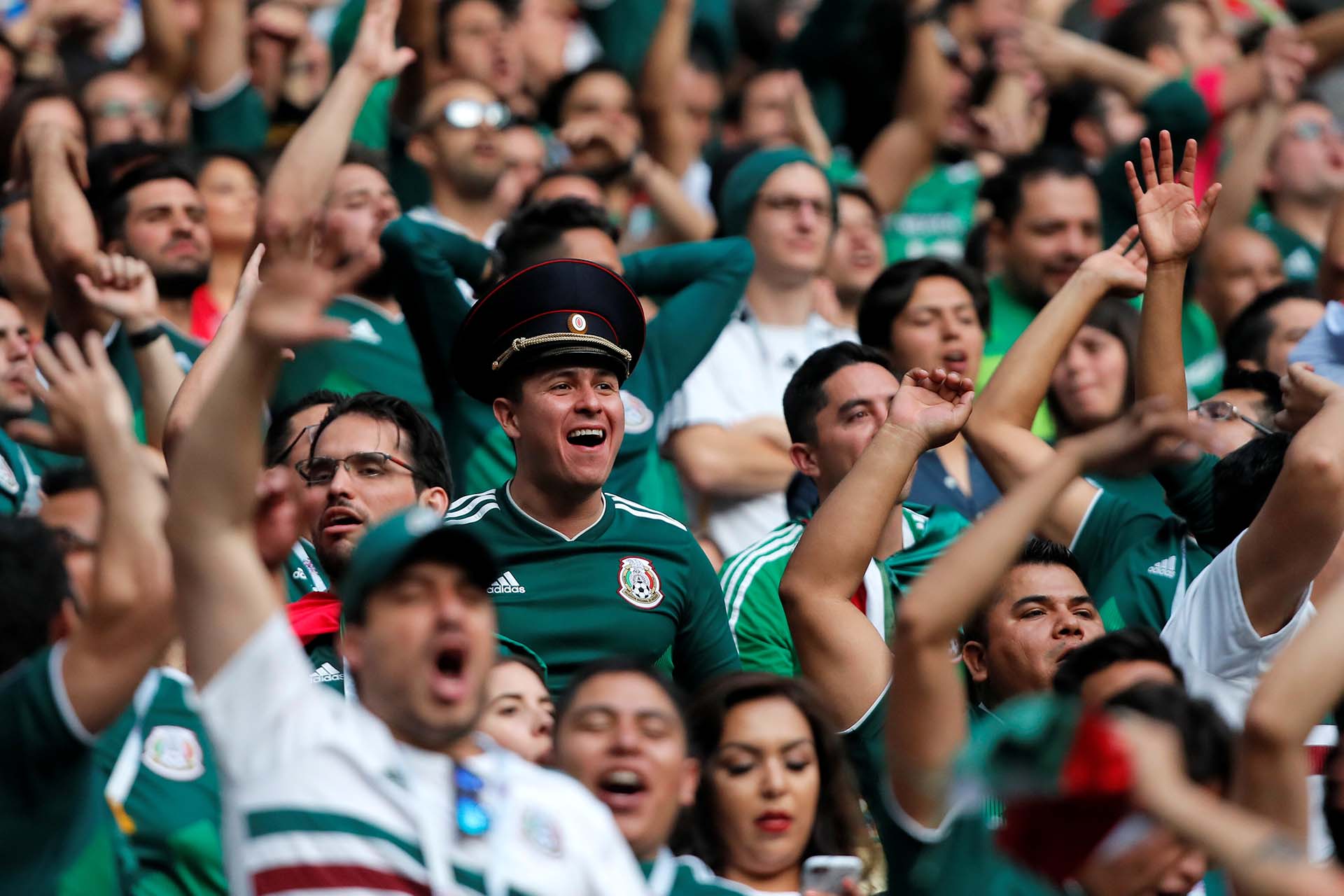 México suele ser de los países que más aficionados traslada para el Mundial de Fútbol (Foto: REUTERS/Maxim Shemetov)