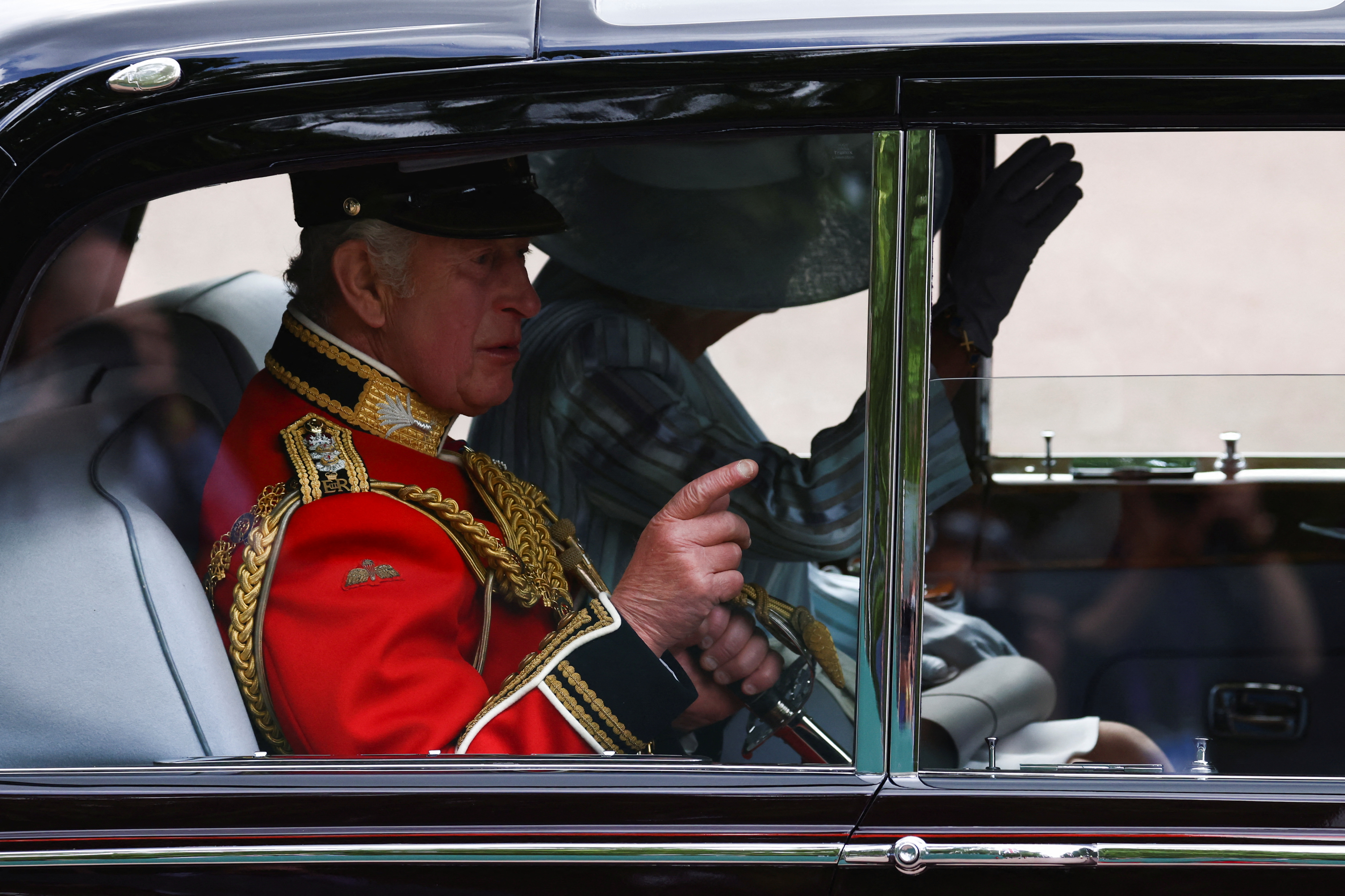 Il principe Carlo è arrivato in auto alla celebrazione. REUTERS/Henry Nicholls