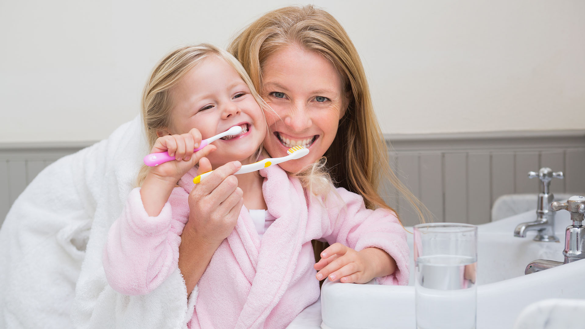 El buen cepillado de los dientes debe ser incorporado desde la niñez (iStock)