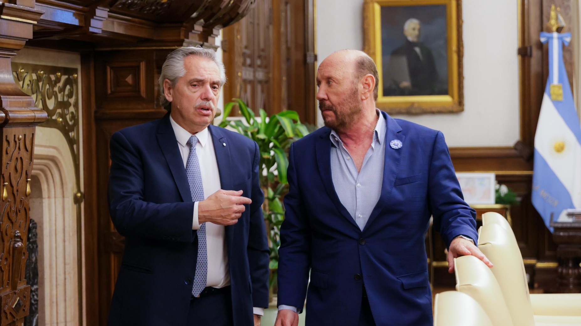 El peronismo acelera las negociaciones electorales: Gildo Insfrán se reunió con Alberto Fernández y Sergio Massa