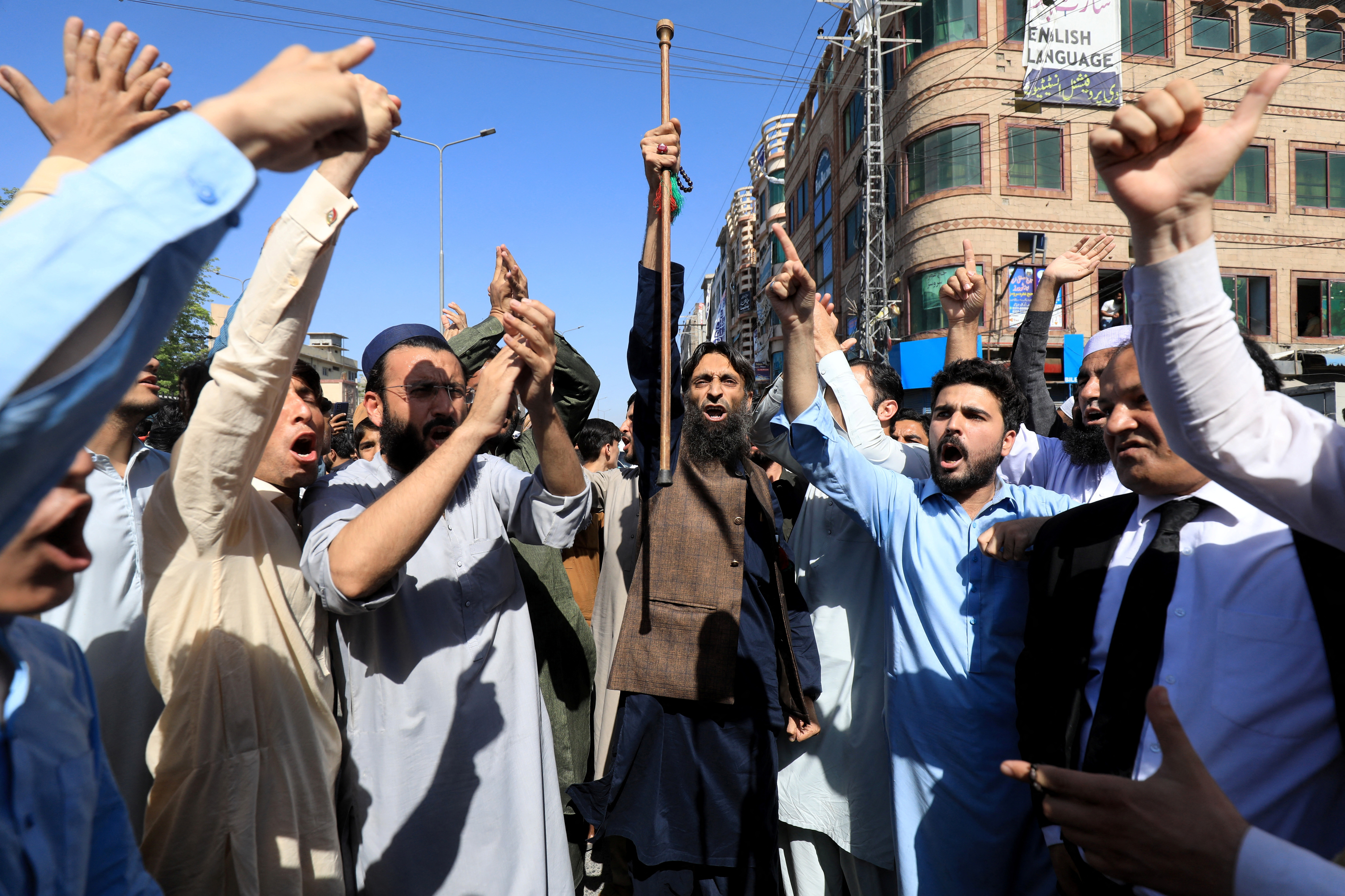 Protesta por el arresto de Khan, en Peshawar (Reuters)