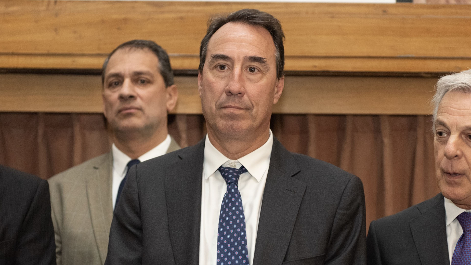 El juez Mariano Llorens (Adrián Escandar)