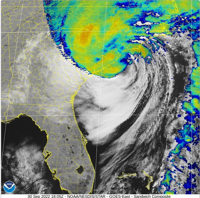 El huracán Ian en toca tierra el 30 de septiembre a las 2:05 pm EDT cerca de Georgetown, Carolina del Sur