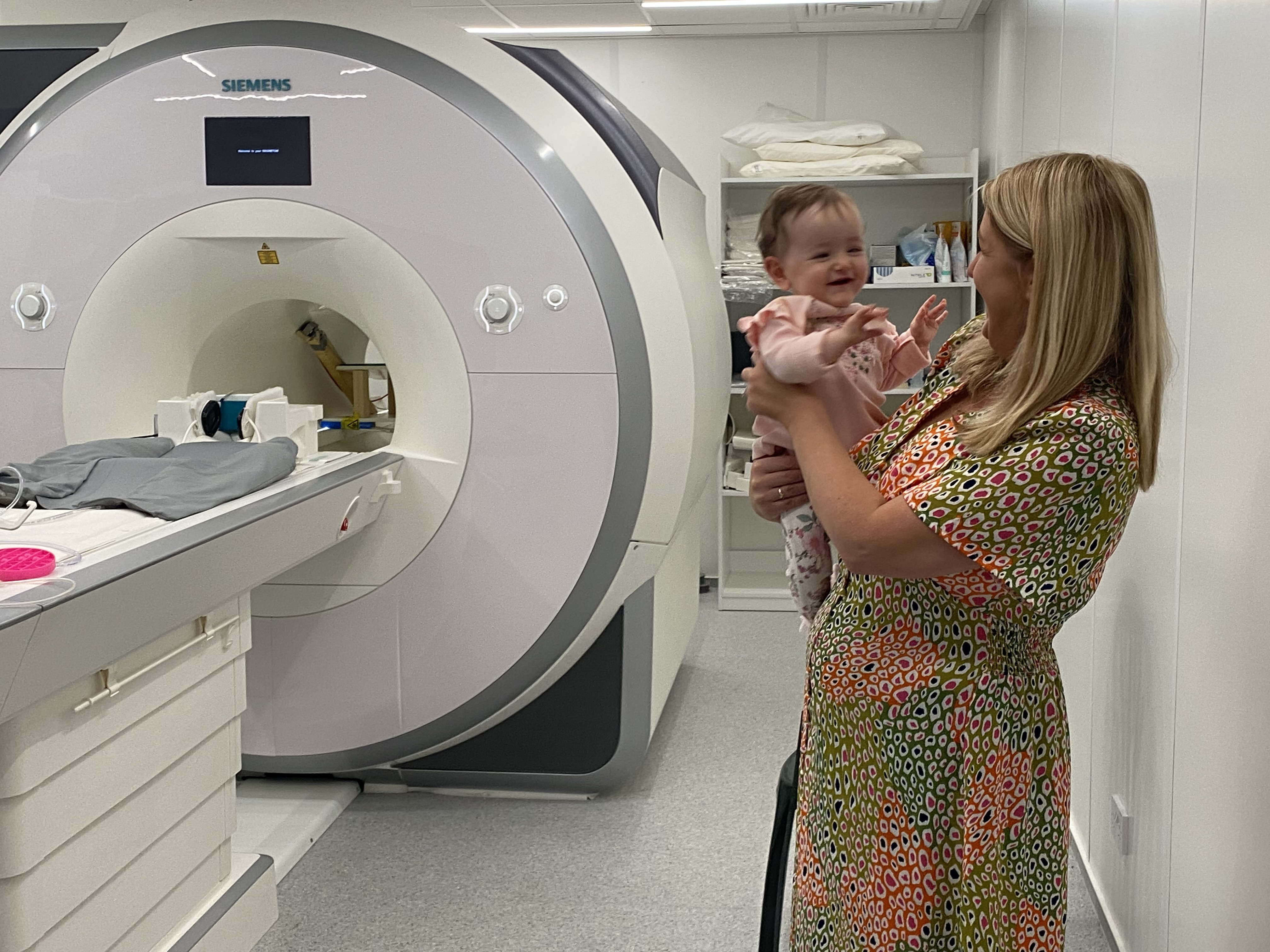 El hallazgo inesperado sobre el cerebro de los bebés: a los dos meses ya agrupan el mundo en su mente