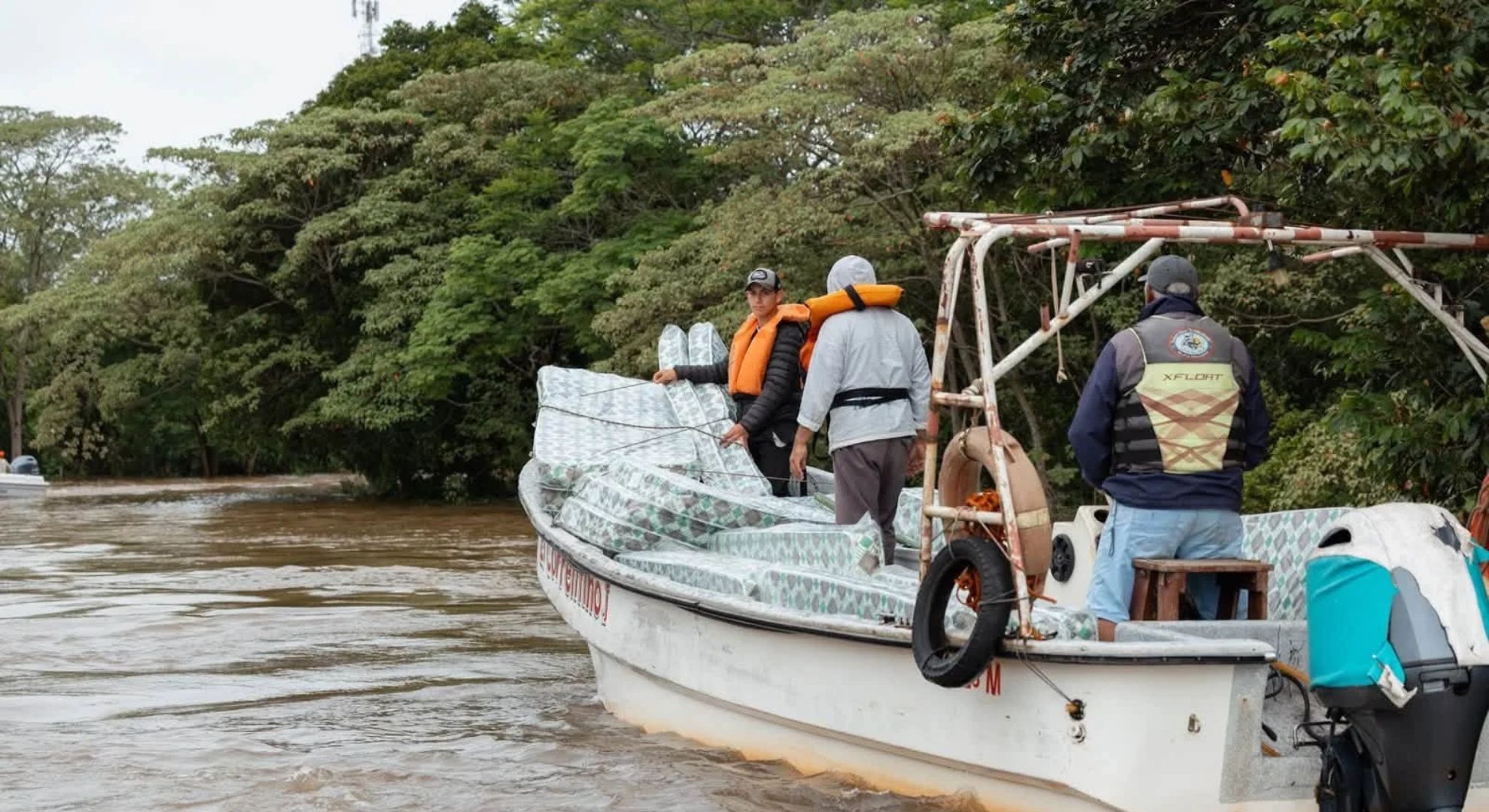 M&aacute;s de 400 personas abandonaron sus hogares en Corrientes tras la crecida de los r&iacute;os Paran&aacute; y Uruguay