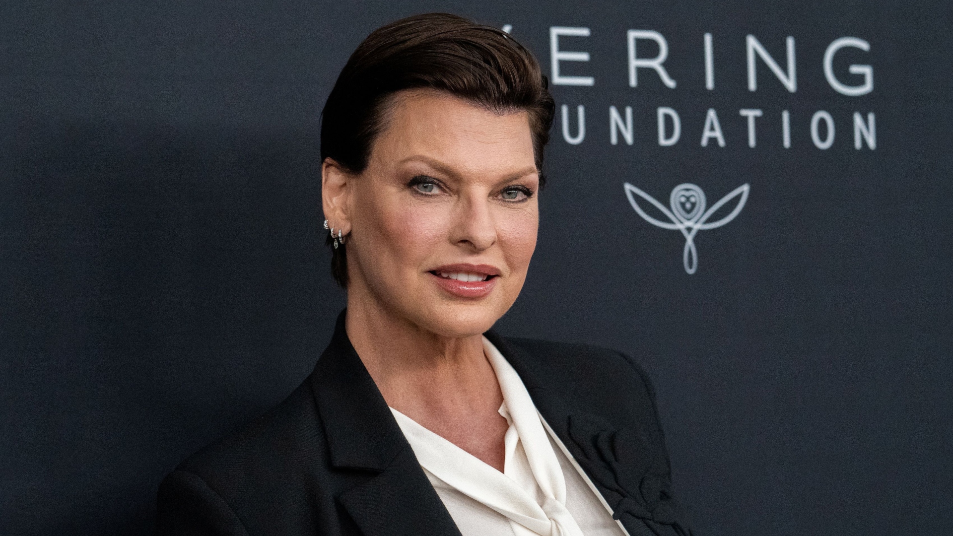 La supermodelo Linda Evangelista habló del “terrible error” de someterse a  la criolipólisis: “Tabajo duro para librarme de la culpa y la vergüenza” -  Infobae