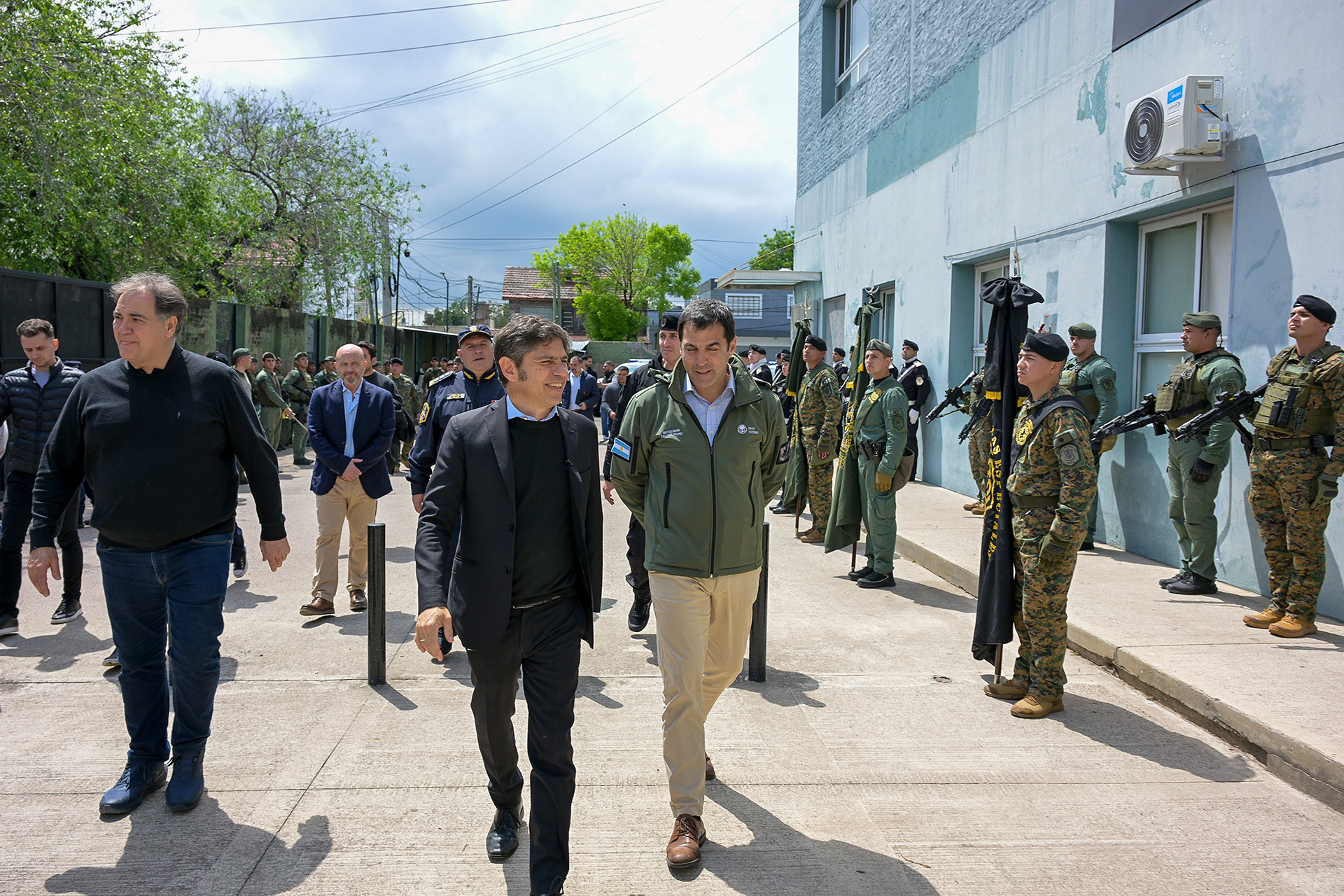 Kicillof sale a contener y mostrar coordinación en medio del pedido por las policías municipales