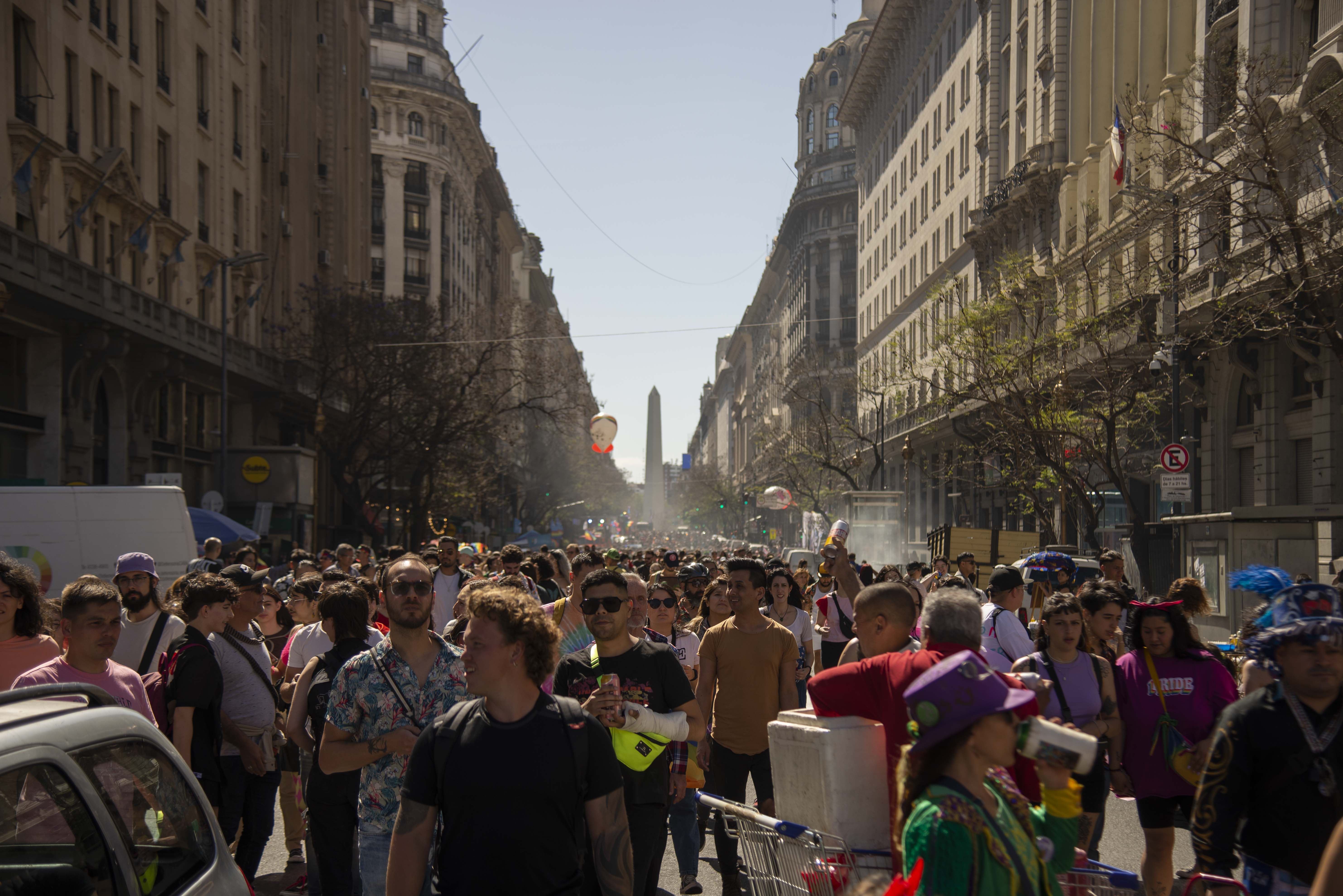 Después de la Semana del Orgullo BA, donde hubo muchas actividades para celebrar la diversidad, llegó el día de la histórica marcha que empezó en Plaza de Mayo (Crédito: Cecilia Frenkel)