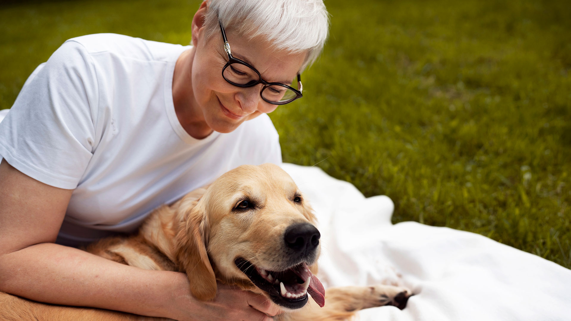 Qué es la canoterapia y cómo el vínculo con perros ayuda a potenciar la salud de las personas