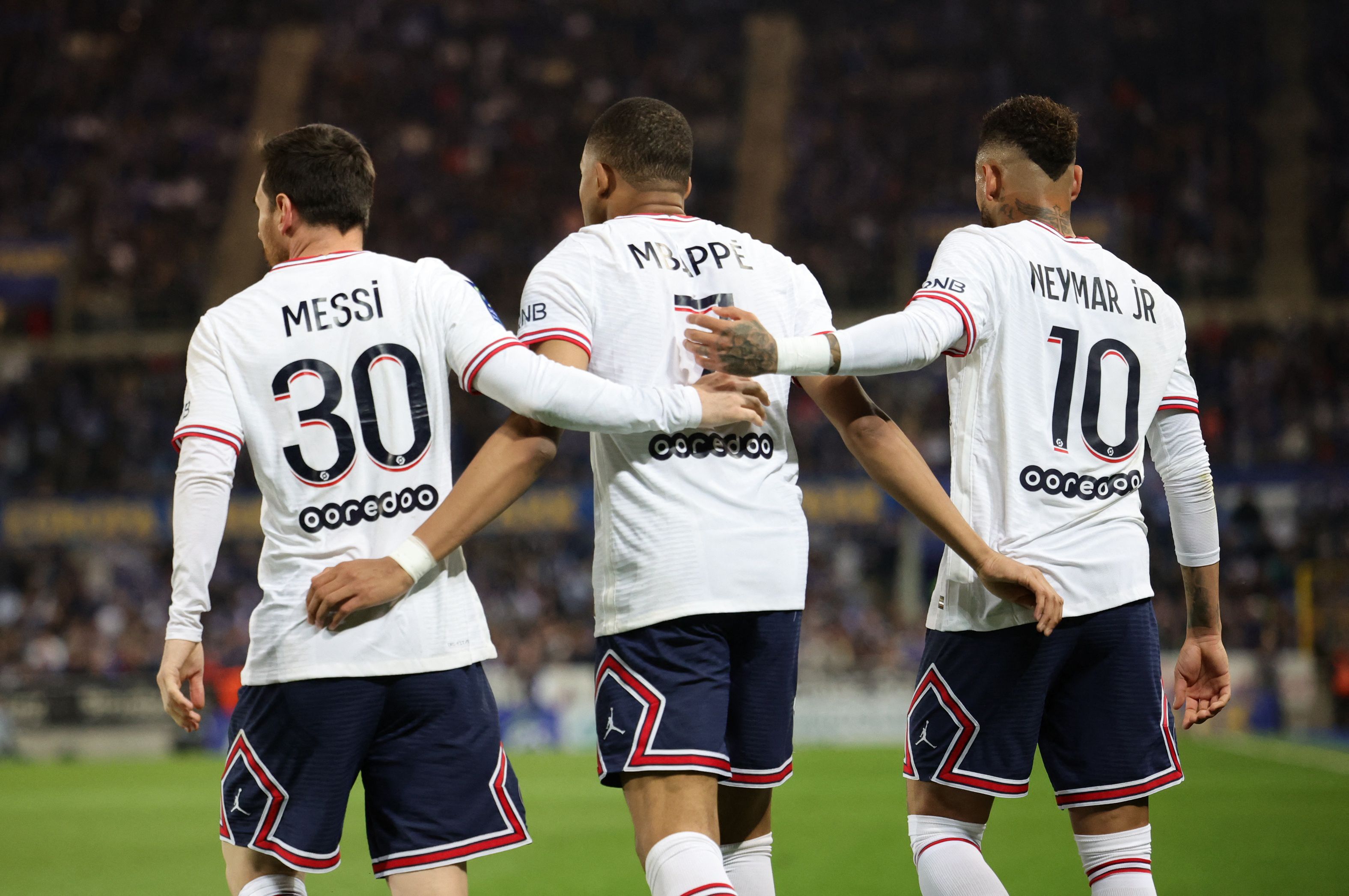 Messi, Neymar dan Mbappe berbagi tim musim ini adalah sensasi sepakbola dunia (Reuters)