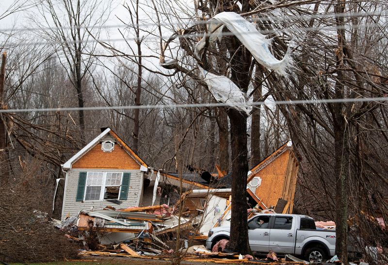 Una vista general del daño en Dickson, Tennessee, después de una devastadora serie de tornados que arrasó varios estados de EEUU (George Walker IV / The Tennessean / USA TODAY vía REUTERS)