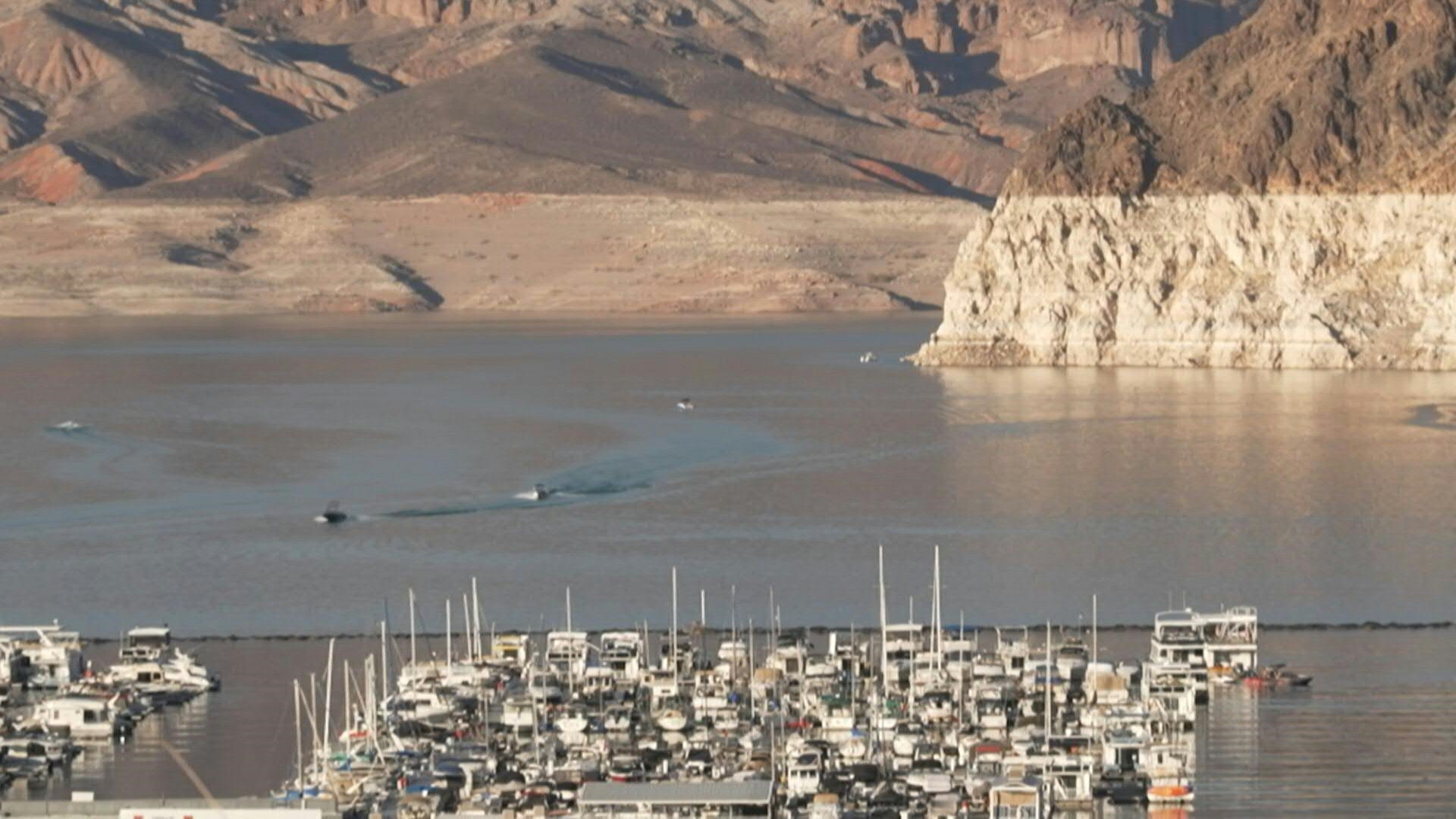 La baja del nivel del agua del lago Mead reflotó un pasado oscuro