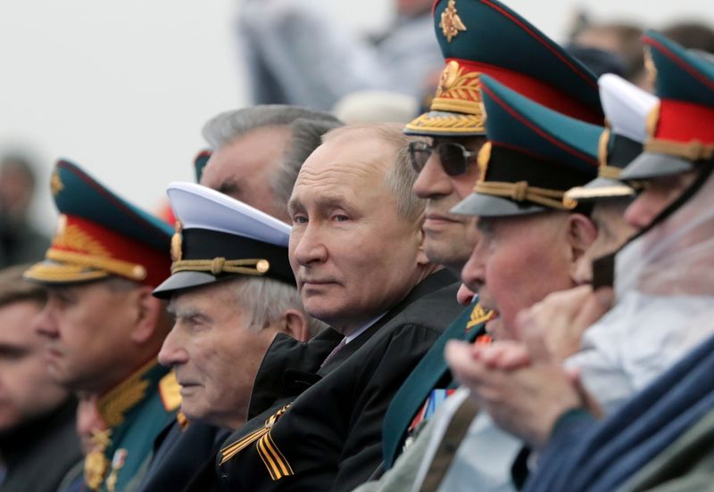 Vladimir Putin, durante el desfile militar en el Día de la Victoria celebrado el 9 de mayo de 2021 en la Plaza Roja, en el centro de Moscú (Sputnik/Mikhail Metzel/Pool vía REUTERS)