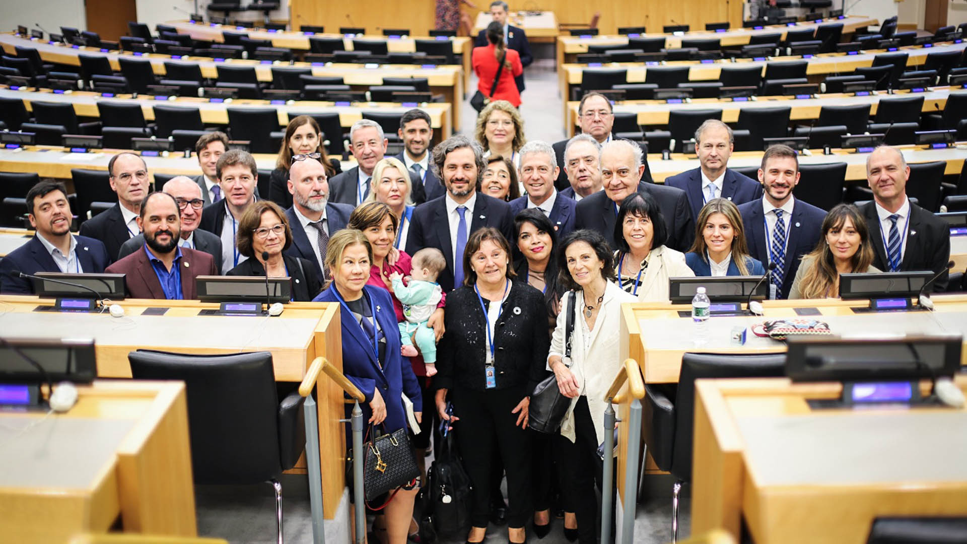 Luego de la sesión, la foto en las Naciones Unidas del canciller Santiago Cafiero con representantes de la oposición política argentina que viajaron hasta Nueva York.