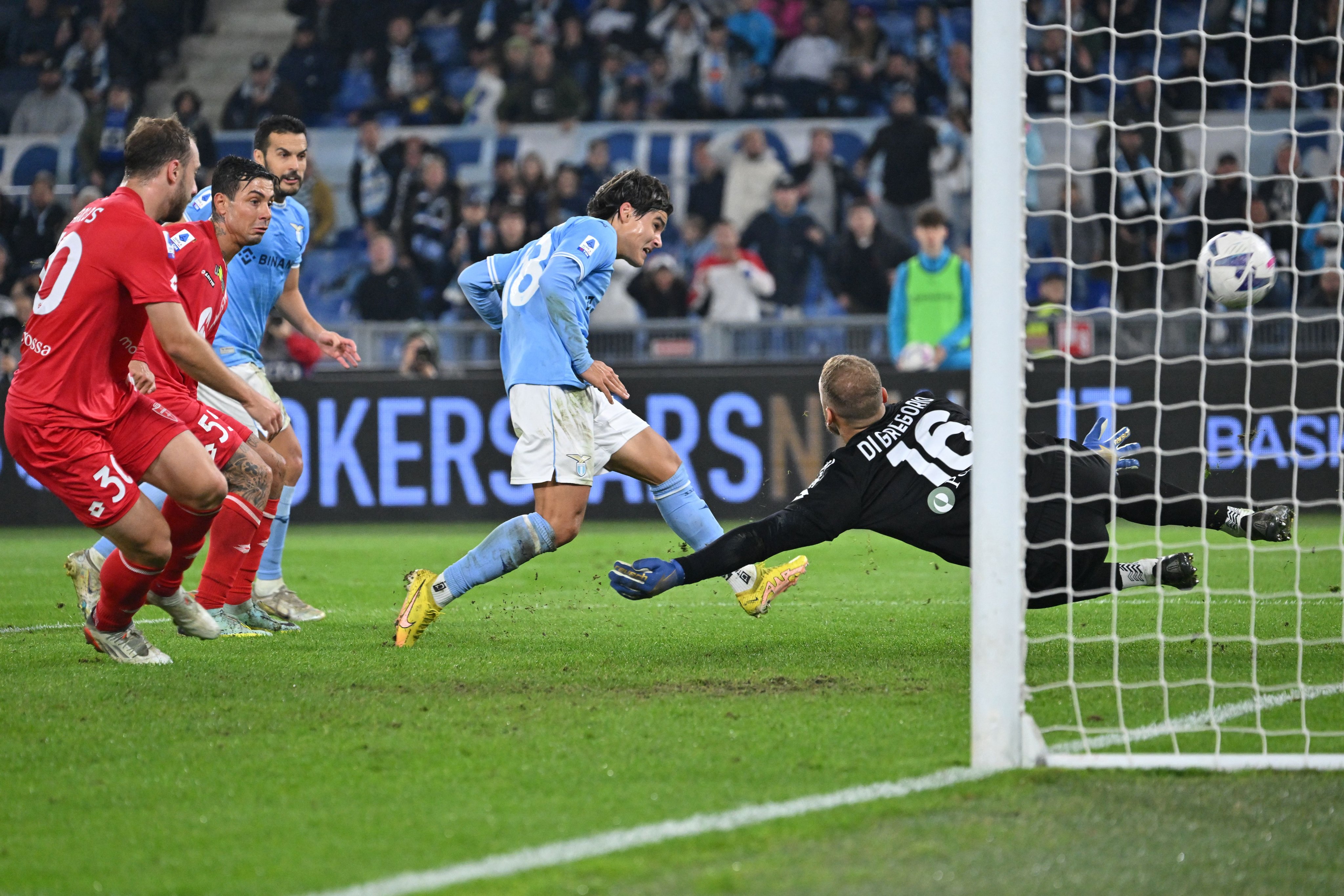 Histórico: el argentino Luka Romero anotó su primer gol en Lazio y rompió  un récord en la Serie A - Infobae