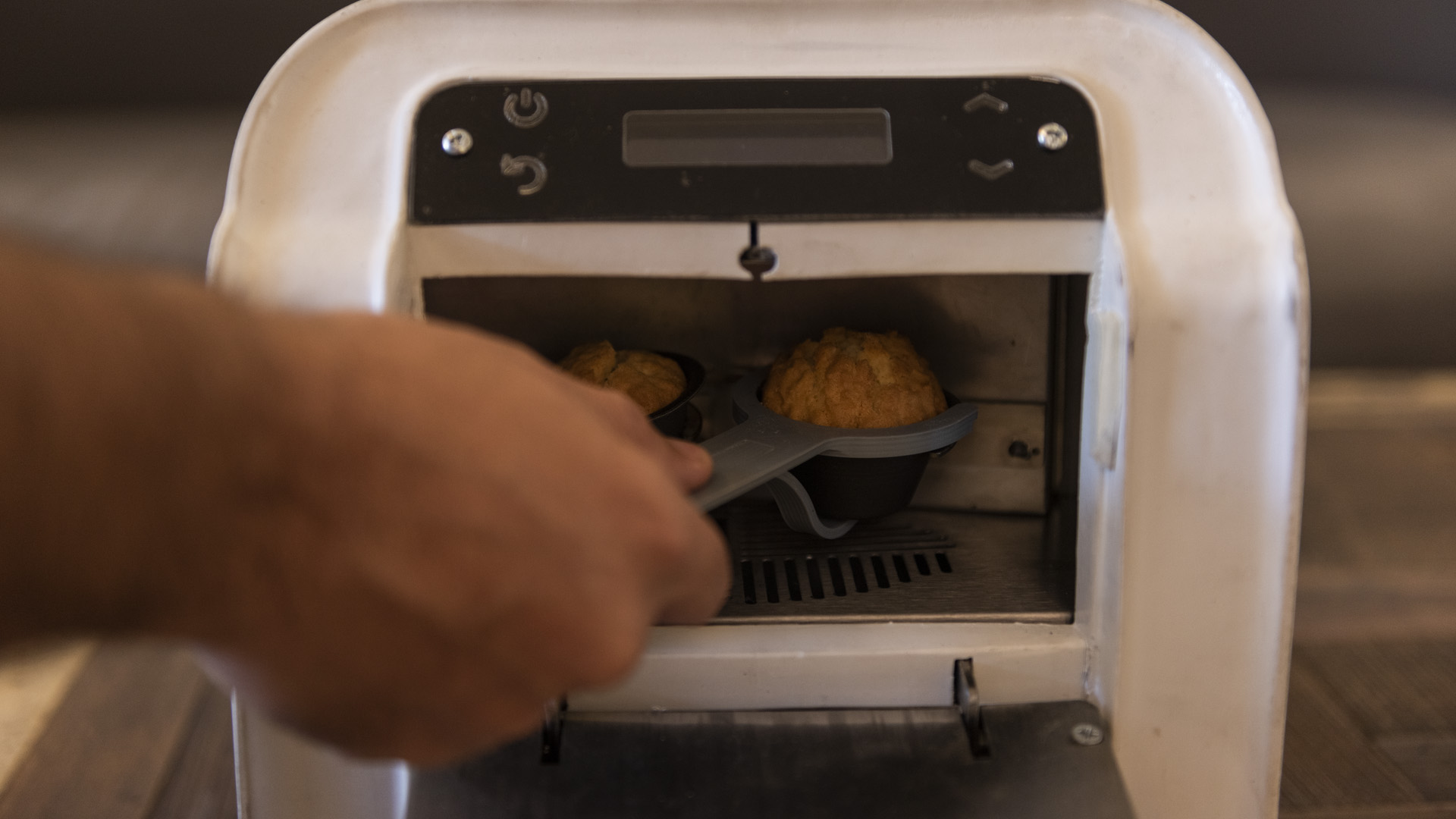Adiós Argentina”: inventó la “Nespresso de la pastelería”, tuvo que emigrar  por la burocracia y ahora no puede ni siquiera exportar USD 72 - Infobae