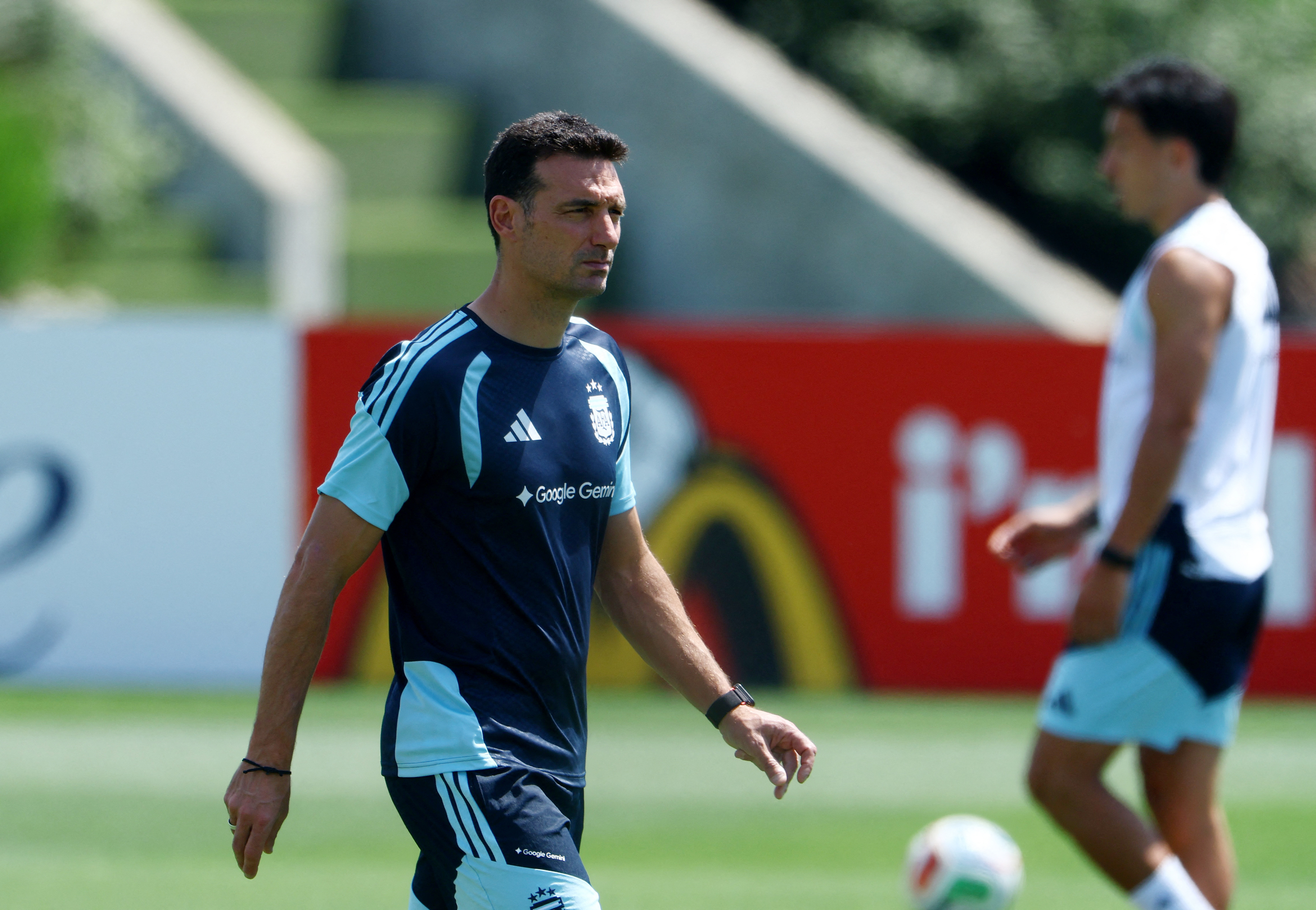 Los cambios que ensay&oacute; Scaloni en el entrenamiento de Argentina para enfrentar a Jordania: el posible equipo