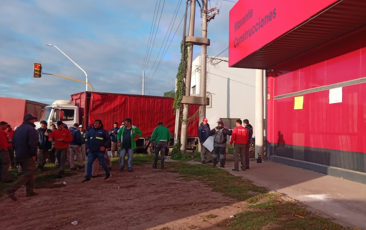 El Sindicato de Camioneros del Chaco también participó de. bloqueo a la empresa Morante, que debió cerrar sus puertas temporariamente