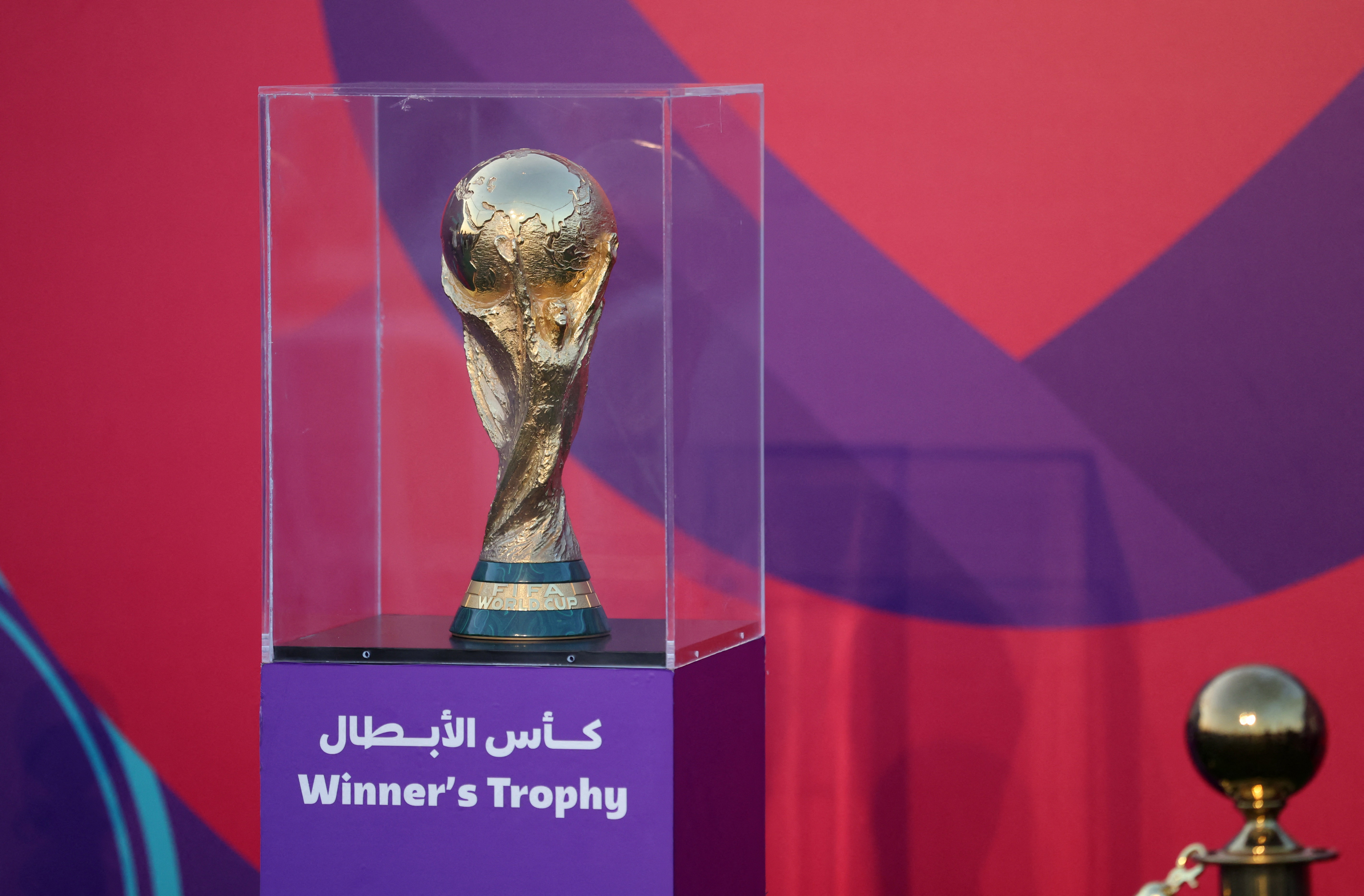 Soccer Football - FIFA World Cup Qatar 2022 - The World Cup trophy goes on display at Aspire Park - Doha, Qatar - November 15, 2022 The World Cup trophy on display during the event REUTERS/Carl Recine