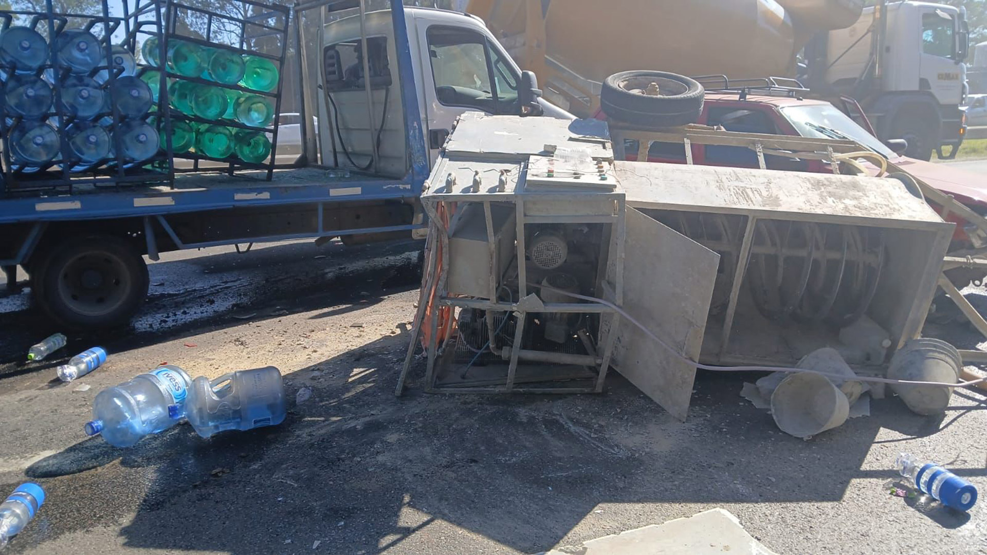 Video: así fue un brutal choque en cadena entre cuatro camiones y un auto en la Autopista Panamericana