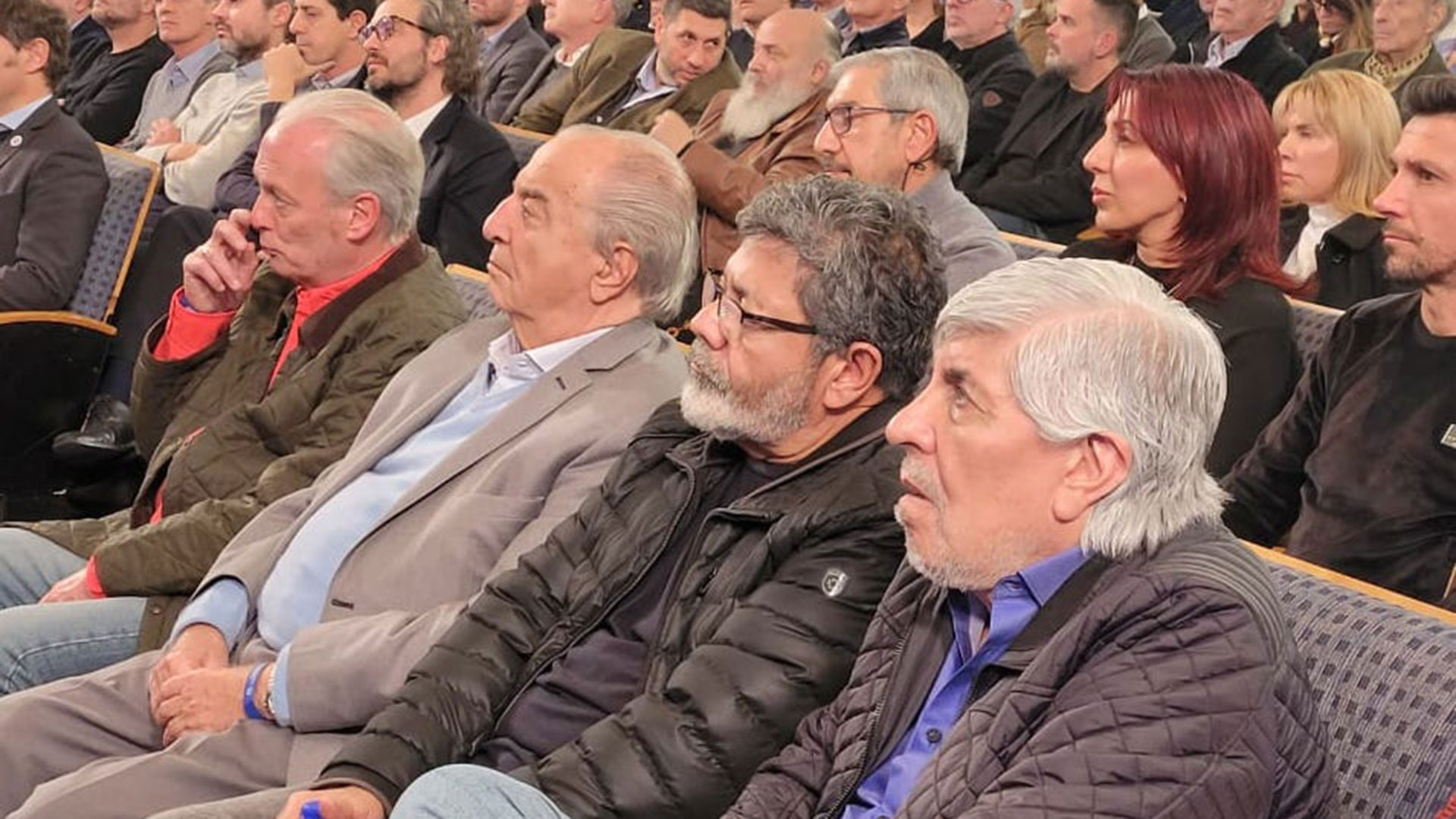 Andrés Rodríguez, Armando Cavalieri, Gerardo Martínez y Hugo Moyano, sentados en la primera fila