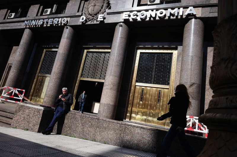 El Gobierno espera los fondos del dólar soja 2 para cerrar las cuentas del año. REUTERS/Cristina Sille/Archivo
