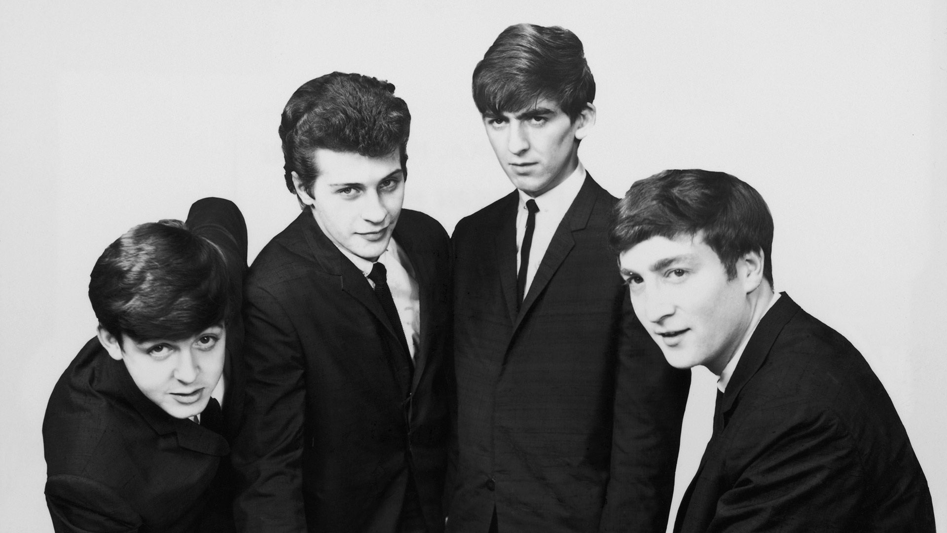 Uno de los primeros retratos de la banda, en 1960. De izquierda a derecha: Paul McCartney, Pete Best, George Harrison y John Lennon.  (Photo by Hulton Archive/Getty Images)