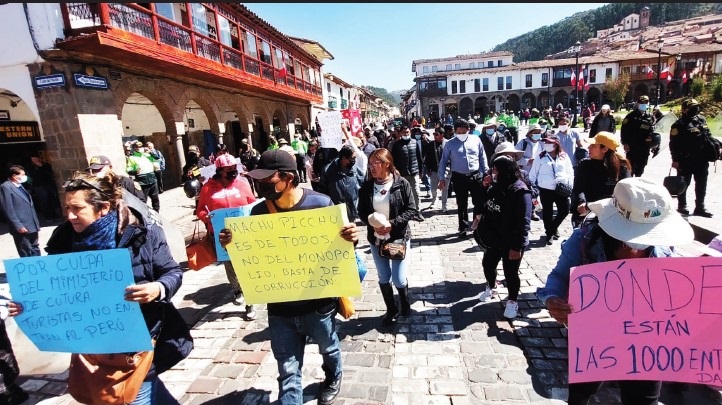 El Sindicato de Trabajadores y Operarios del Sector Turismo de Cusco denunció que los tickets solo se estarían dando a las grandes empresas que trabajan en su mayoría con turistas extranjeros.