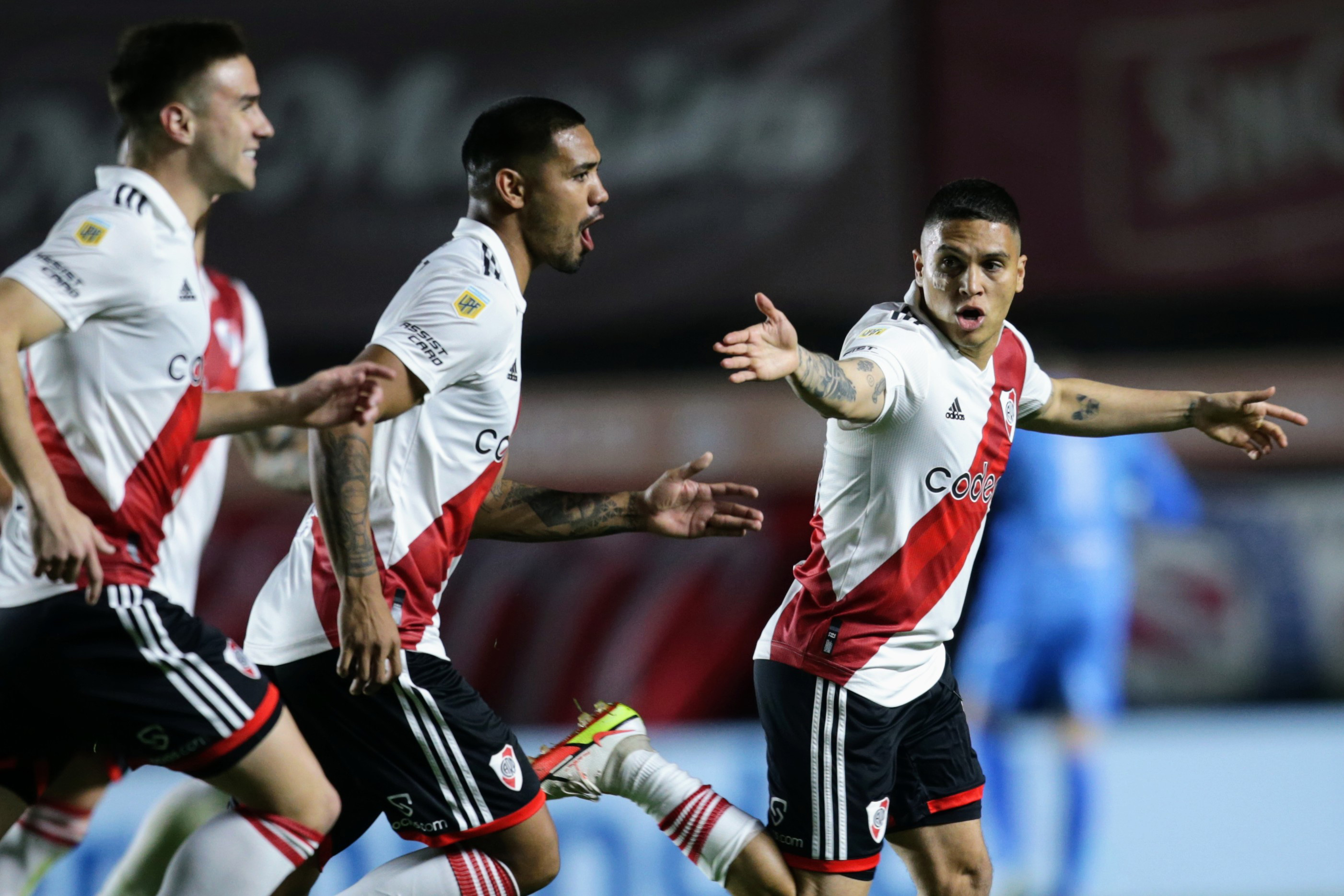 Juan Fernando Quintero shouts River's first goal in the 3-0 victory against Argentinos Juniors at La Paternal (Photo Baires)