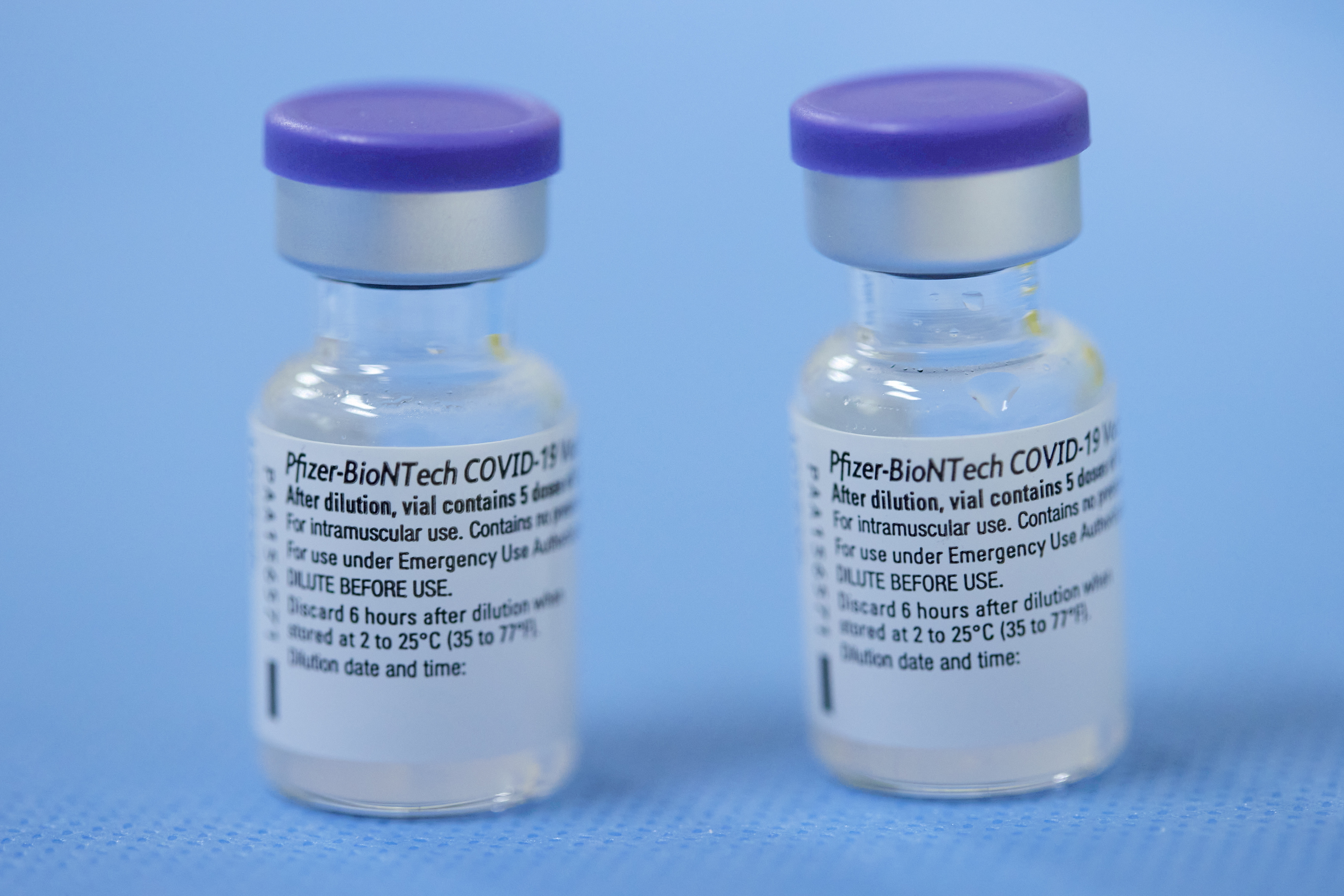 La vacuna de Pfizer/BioNTech ha demostrado ser efectiva para combatir la variante Delta (REUTERS/Denis Balibouse/File Photo)