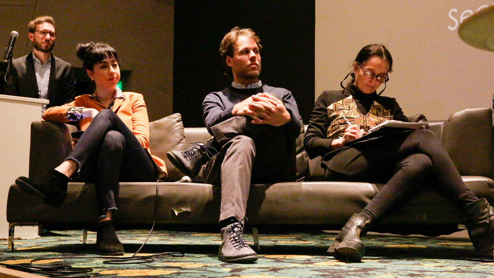 Jazmín Adler, historiadora del arte especializada en arte y tecnología; Andrés Ovsejevich, director de Ciudad Cultural Konex, y la artista Marcela Cabutti