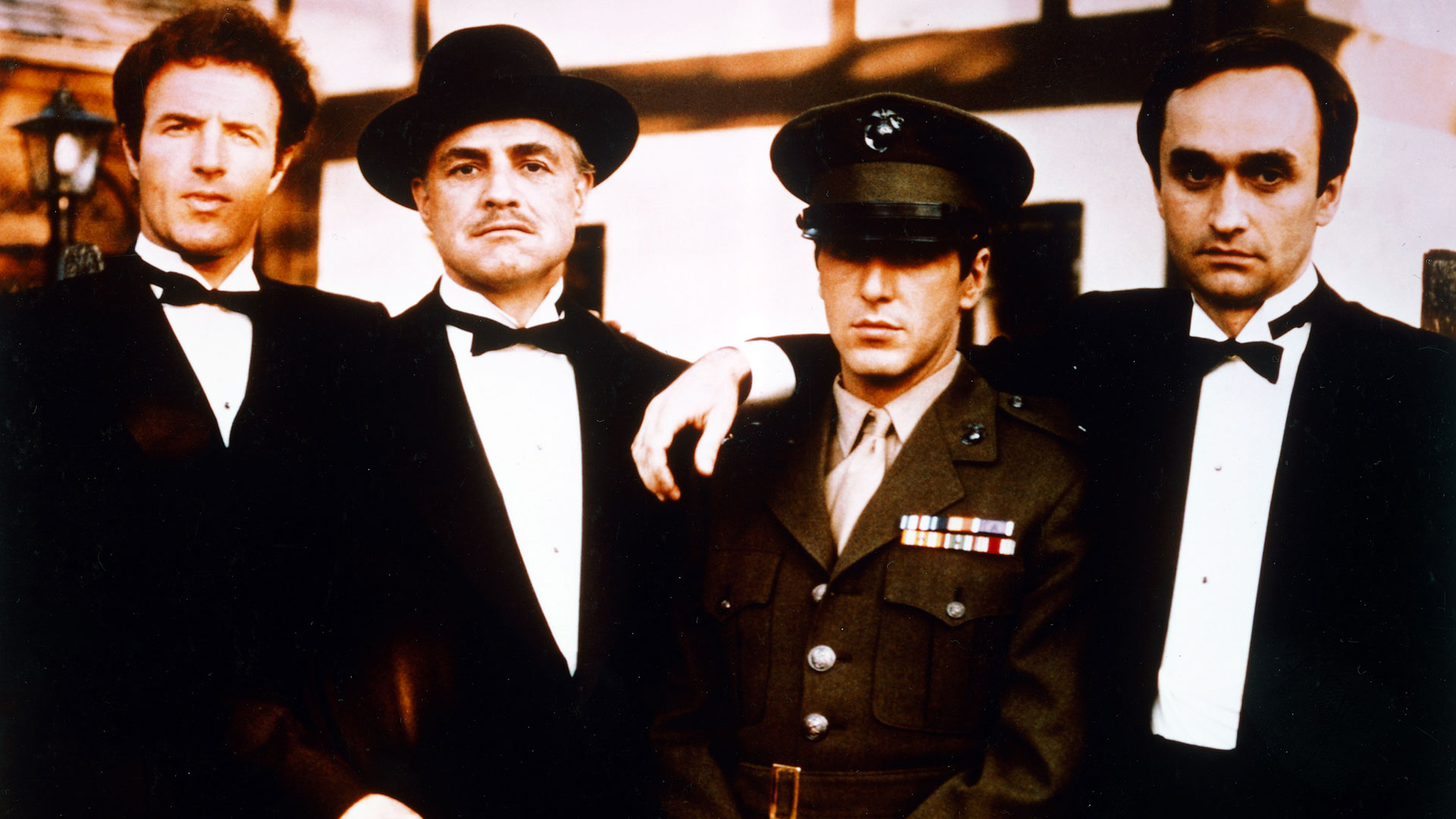 James Caan, Marlon Brando, Al Pacino y John Cazale en "The Godfather", 1972 (Getty Images)