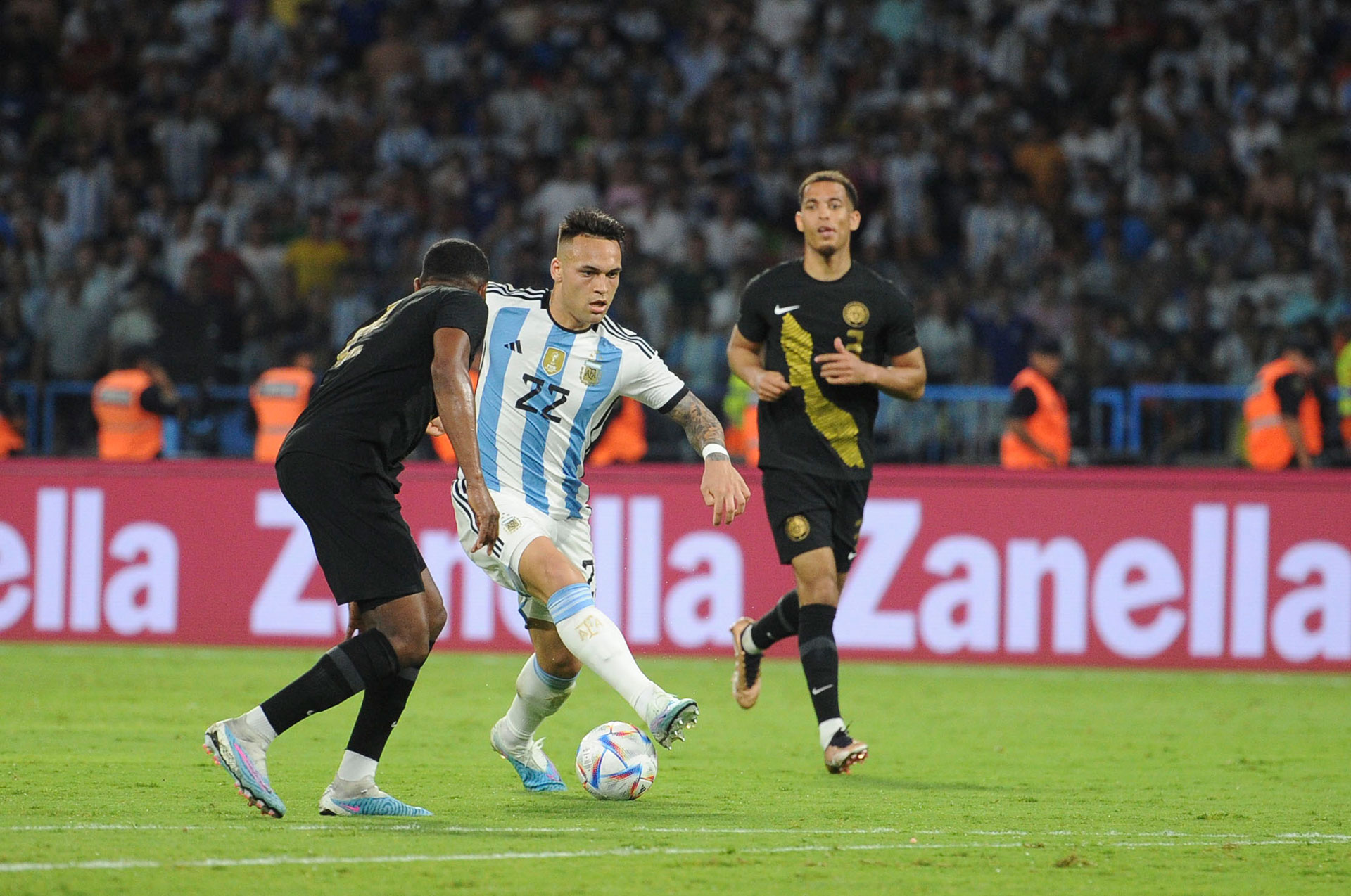 Lautaro Martínez sigue sin poder convertir en los 90 minutos con la Argentina. La última vez fue en la gira previa al Mundial en septiembre de 2022