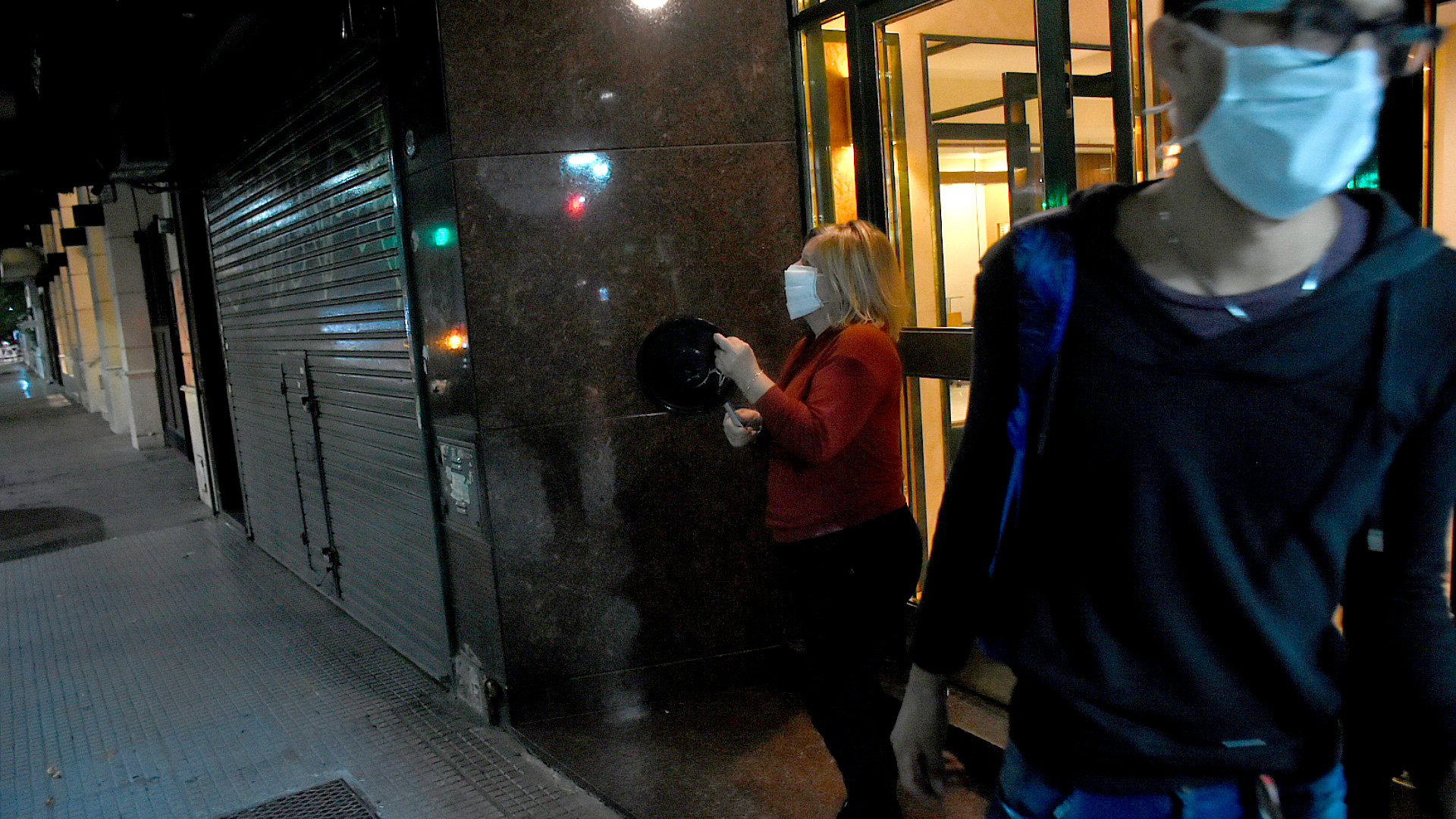 La protesta se extendió durante más de veinte minutos y fue el cacerolazo que más adhesiones sumó en los últimos años.