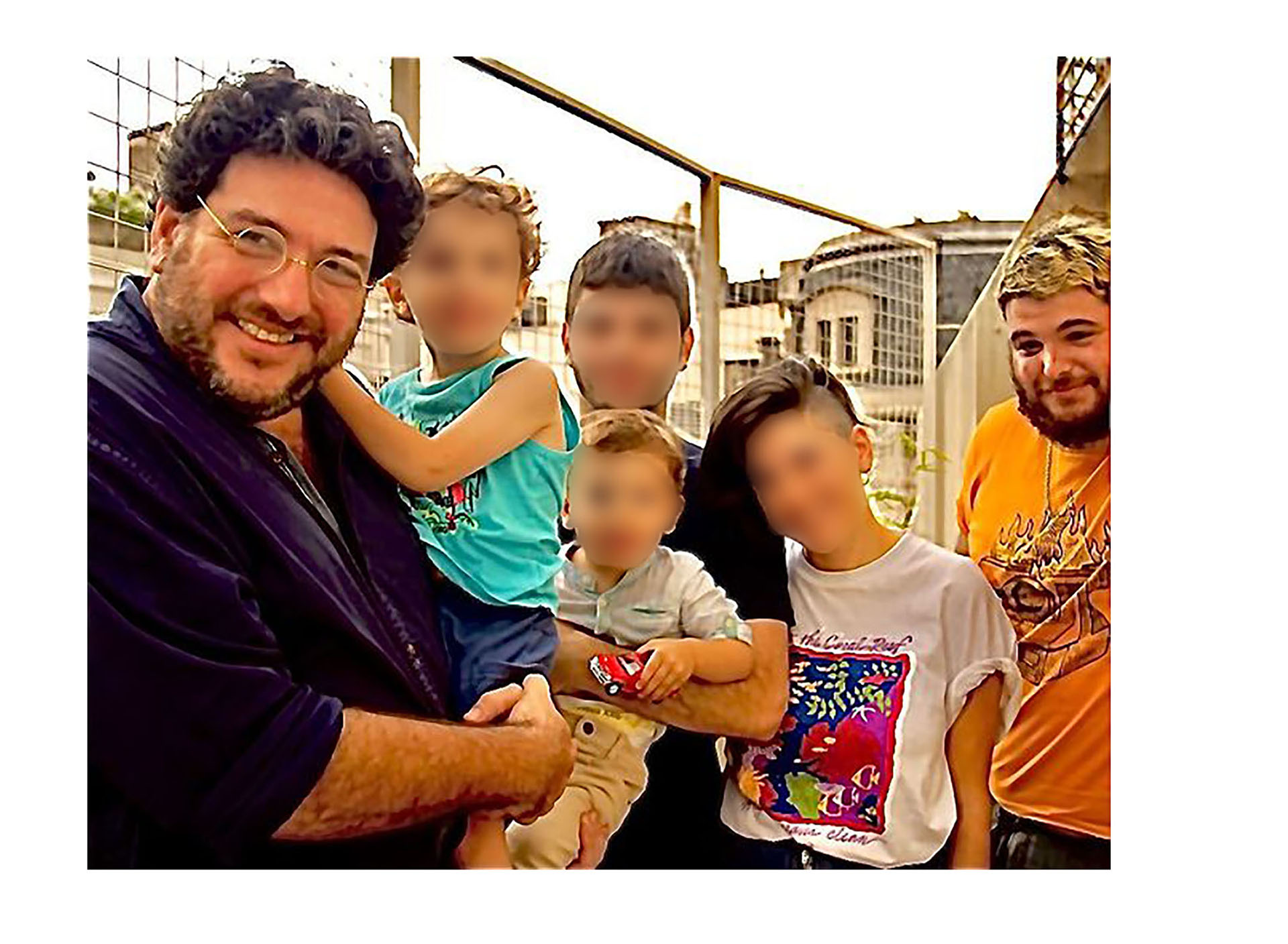 Pablo Avelluto con sus hijos. El último a la derecha es Nicolás