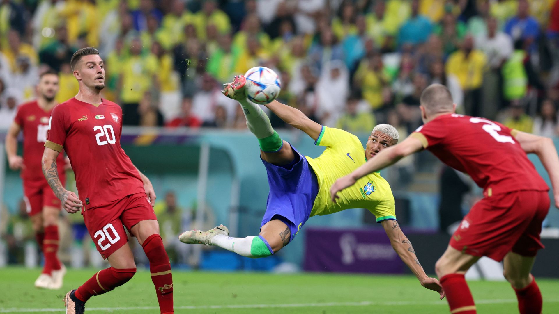 Gol de 'tijera' y doblete de Richarlison en el Brasil vs Serbia (REUTERS/Amanda Perobelli)