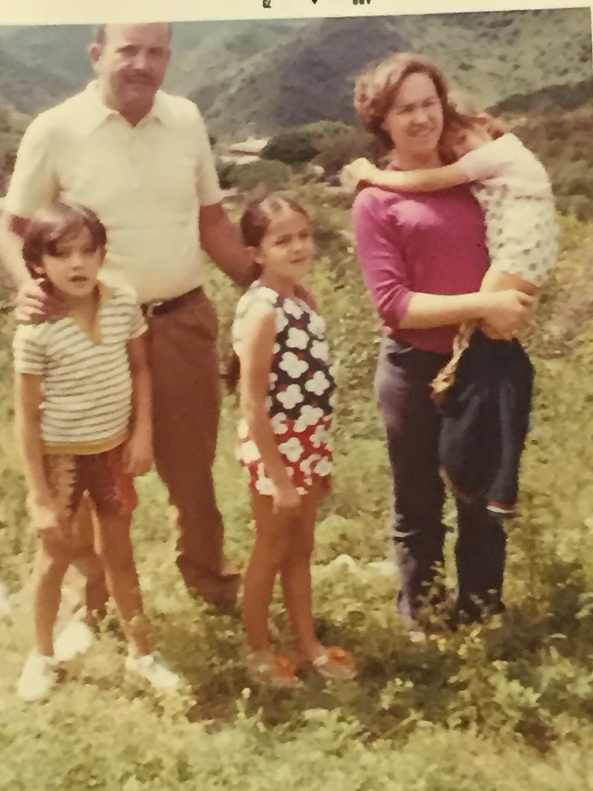 Josefina Melucci de Cepeda, con su familia, en sus últimas vacaciones en Córdoba